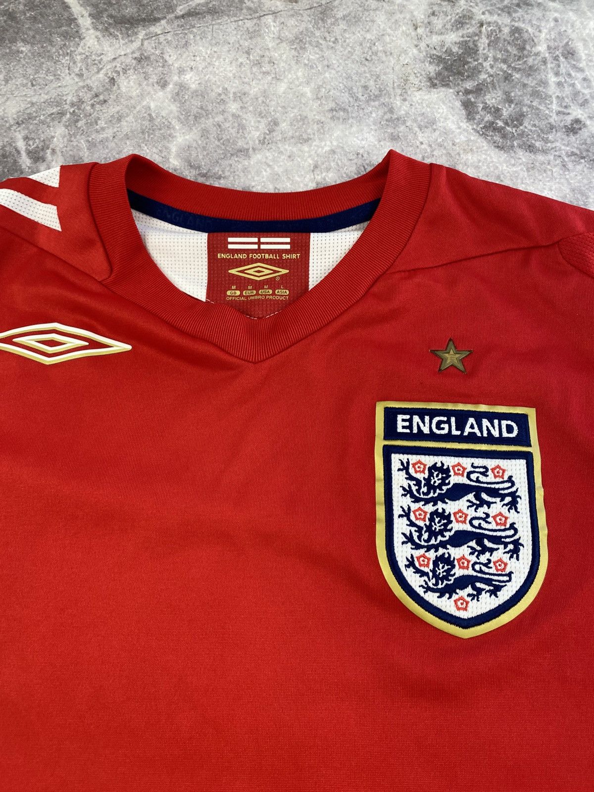 Umbro Umbro England 2006-2008 Soccer Jersey Size: M Size US M / EU 48-50 / 2 - 3 Thumbnail