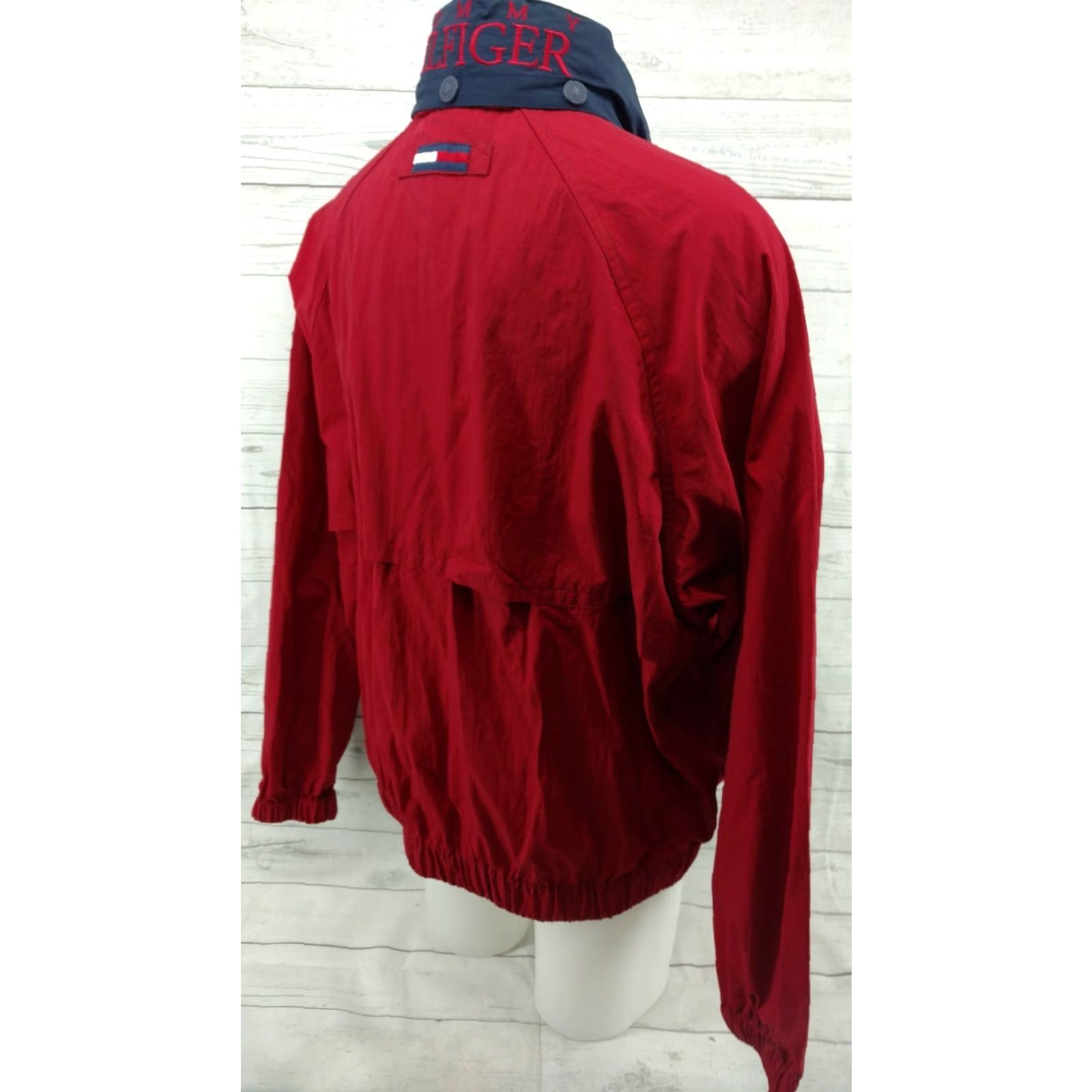 Tommy Hilfiger VINTAGE Tommy Hilfiger Mens Windbreaker Jacket XL Full Zip Sailin g Red Nylon Front Zip Vintage Windbreaker Size US XL / EU 56 / 4 - 5 Thumbnail