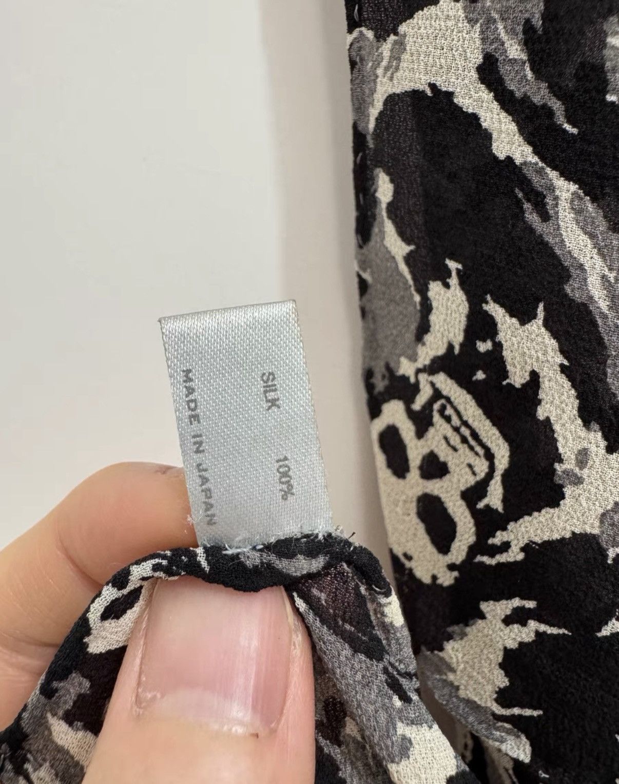 Number (N)ine Number (N)ine number nine takahiro miyashita scarf. Size ONE SIZE - 5 Thumbnail