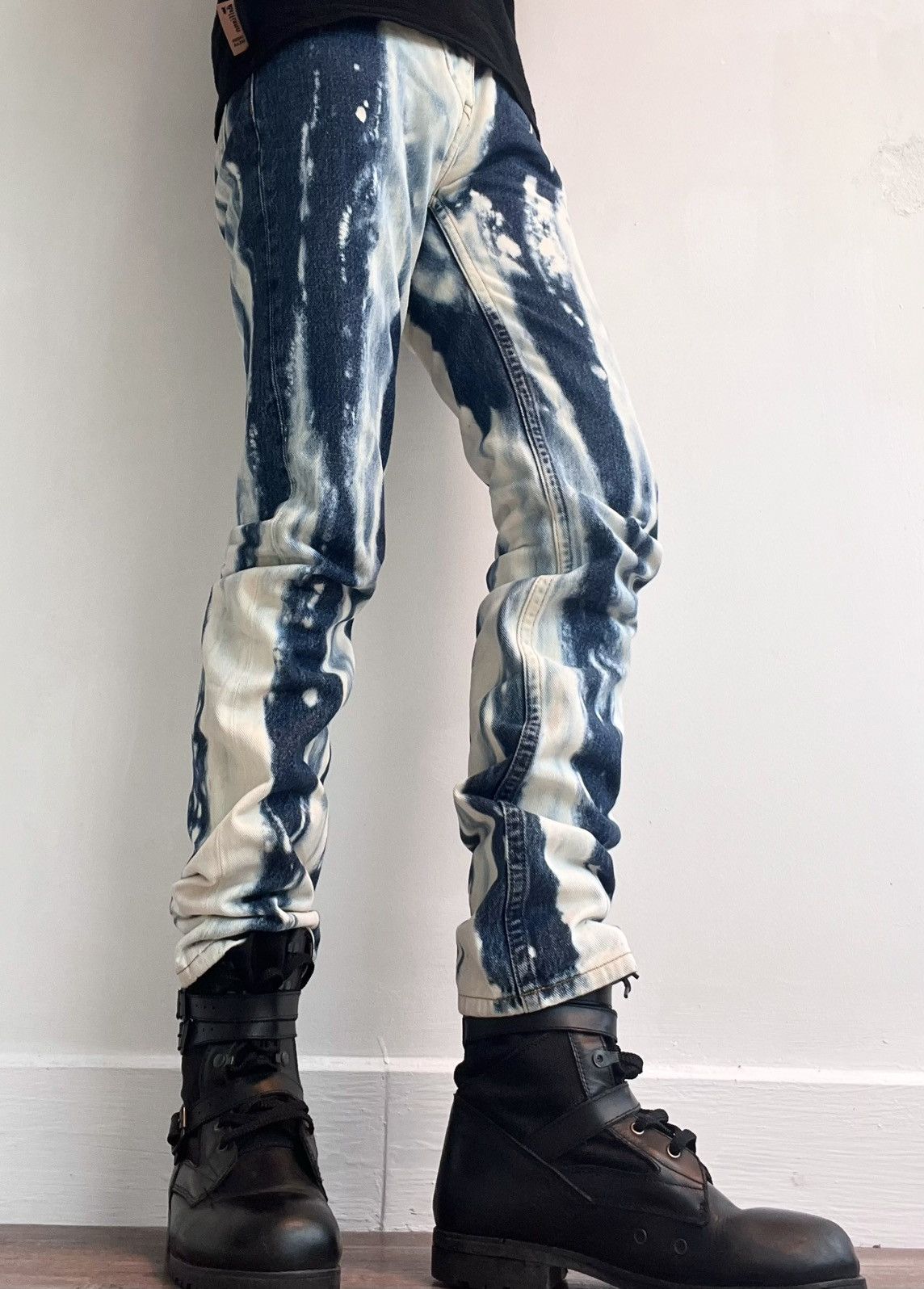 Helmut Lang Helmut Lang Bleached Jeans Size US 26 / EU 42 - 1 Thumbnail