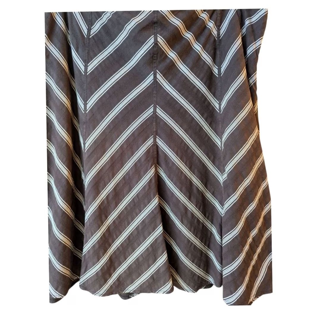 Ann Taylor VINTAGE? Ann Taylor Brown & White Chevron Pattern Aline Skirt Women Size 12 Office Casual Size 34" / US 12 / IT 48 - 4 Thumbnail