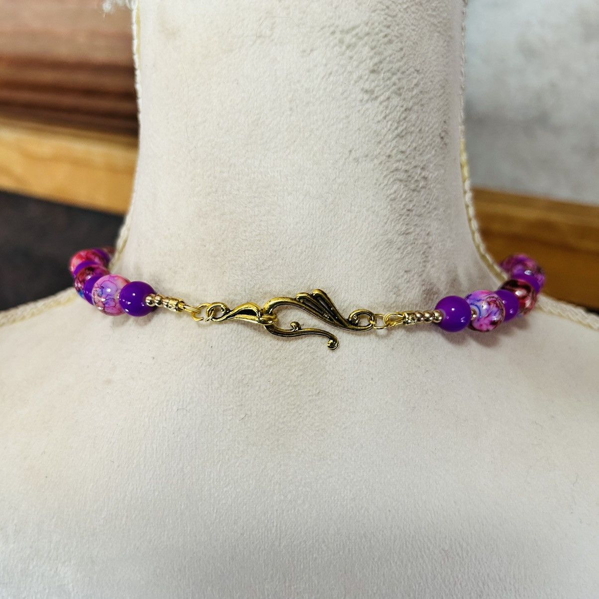 Handmade Handcrafted fuchsia art glass bead necklace Size ONE SIZE - 4 Thumbnail