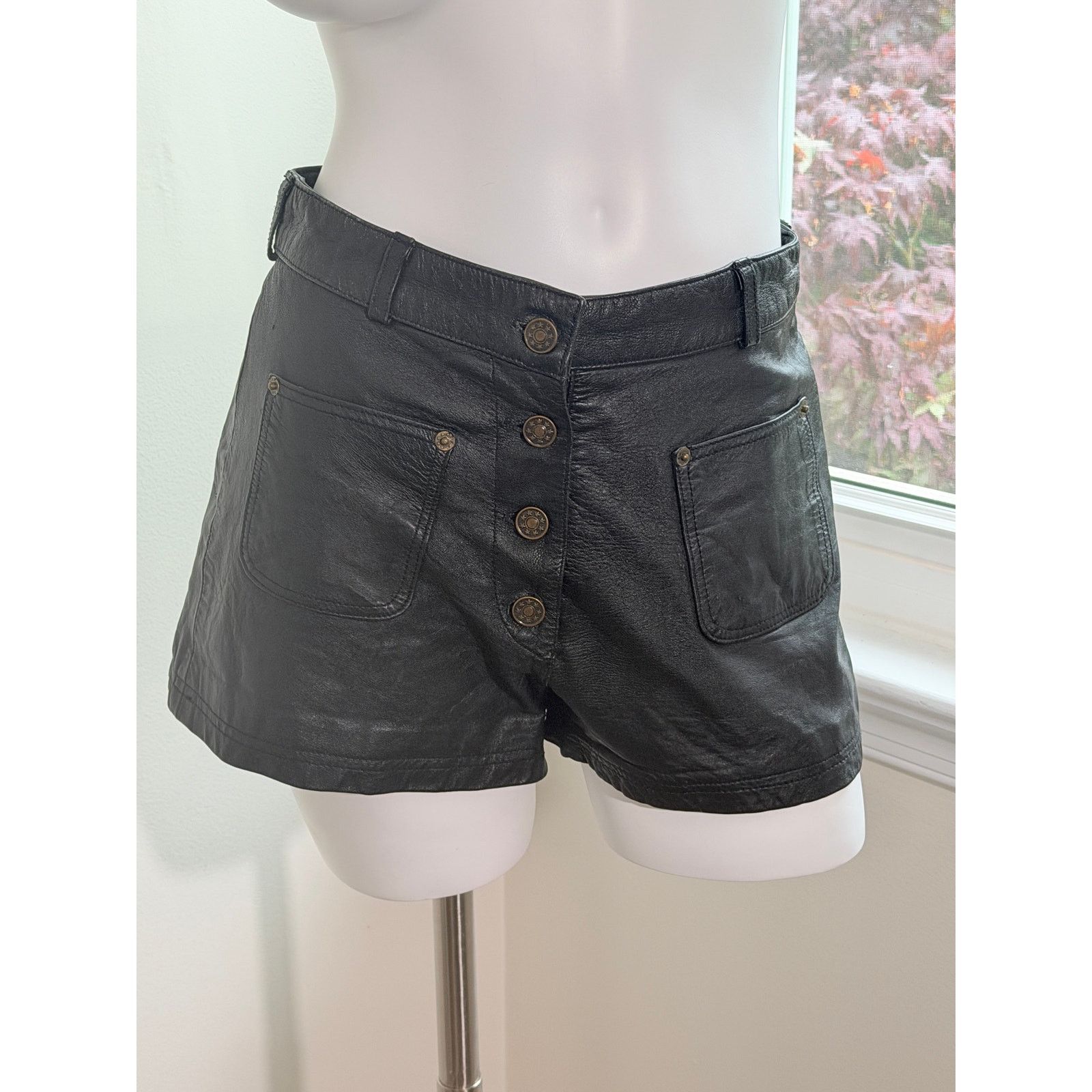 Other Vintage leather black shorts leather king small 26W grunge Size 26" / US 2 / IT 38 - 1 Thumbnail