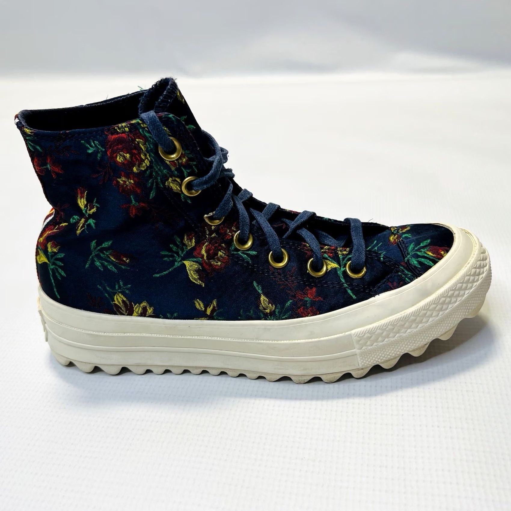 Converse Converse Platform Hi Top Shoes Women’s 7.5 Blue Floral CTAS Lift Ripple Sneaker Mid Top Casual Shoes Womens Size M / US 6-8 / IT 42-44 - 5 Thumbnail