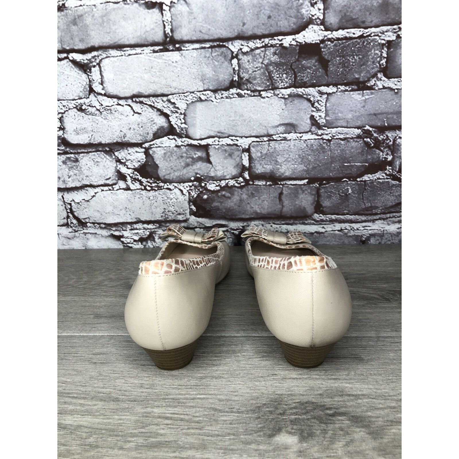 Other LE SAUNDA Ivory Leather Pink Croc Bow Peep Toe Wedges Women’ Size US 7.5 / IT 37.5 - 6 Thumbnail
