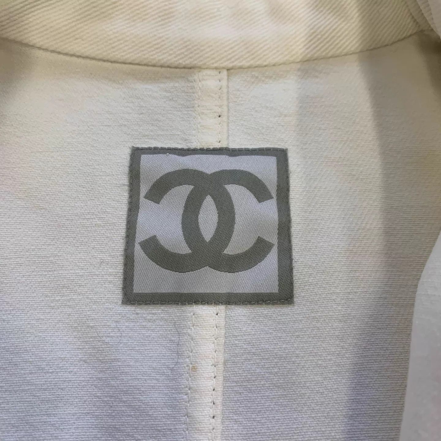 Chanel Chanel White Denim Jacket Women's 38 9/10 Size S / US 4 / IT 40 - 6 Thumbnail