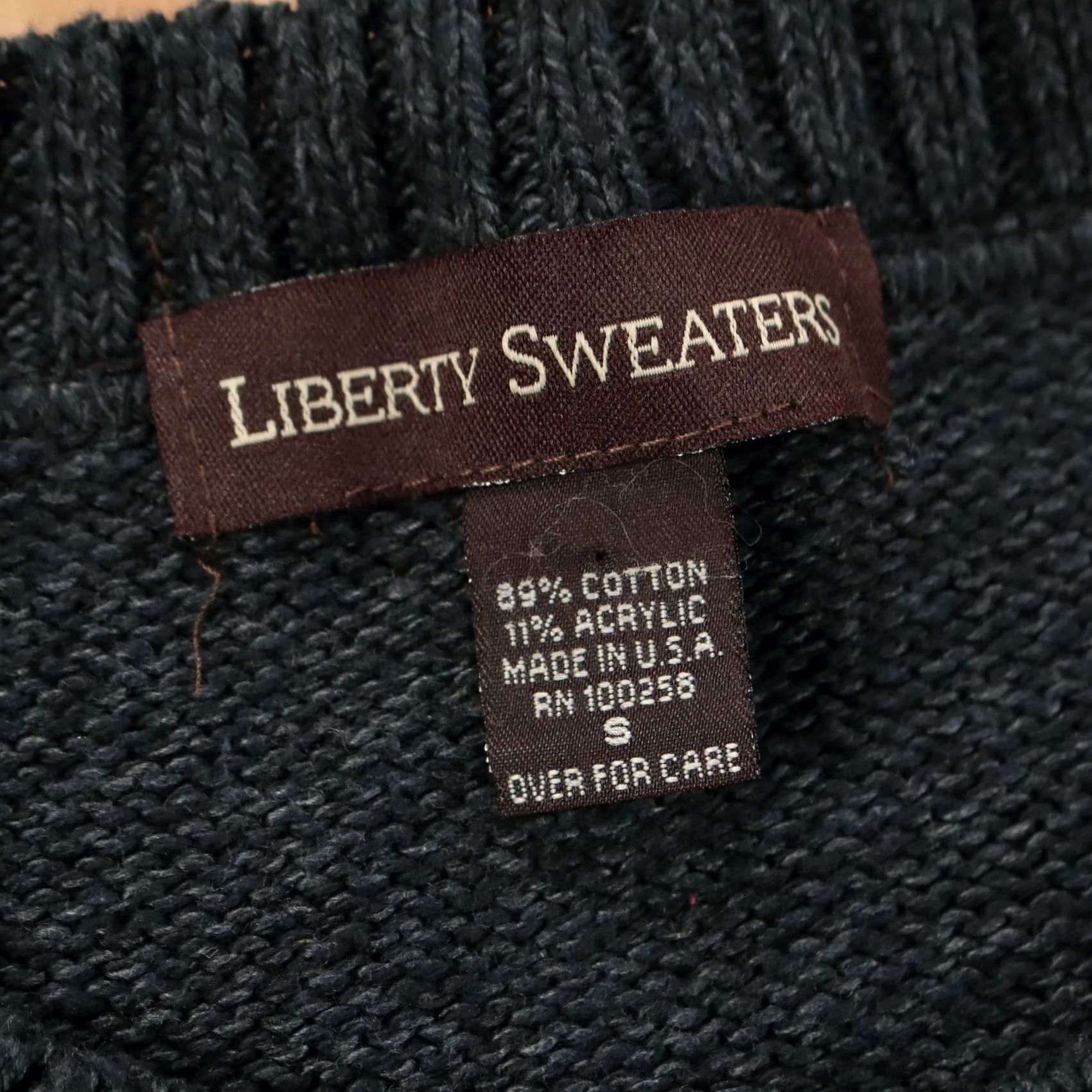 Vintage LIBERTY Sweater Men's Holiday Fair Isle Cotton Acrylic Small gray 90s USA Made Vintage Pullover Crew Neck Size US S / EU 44-46 / 1 - 5 Thumbnail