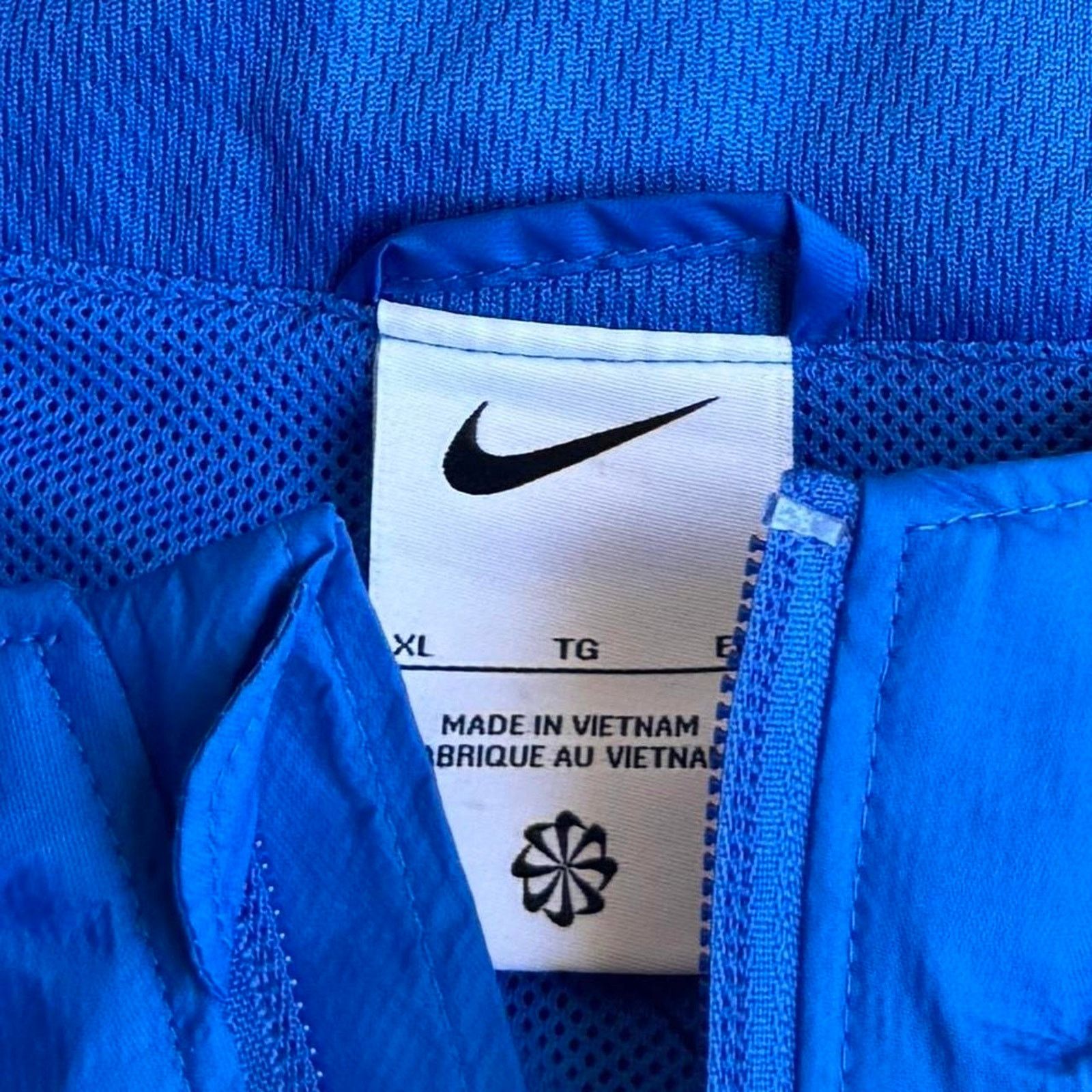 Nike × Nike ACG × Vintage Vintage Y2K Blue Soccer Embroidered Lightweight Jacket Size US XL / EU 56 / 4 - 4 Thumbnail