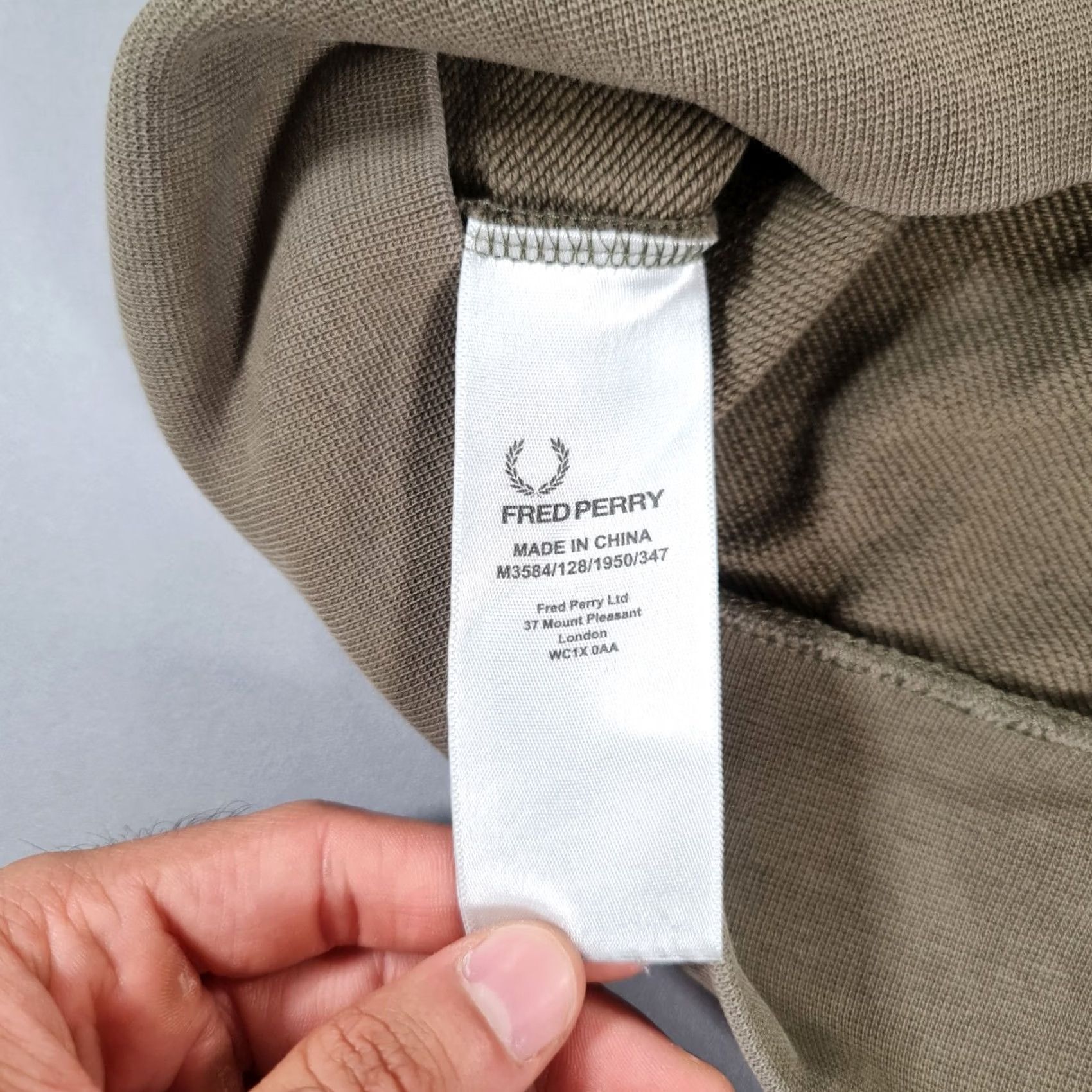 Fred Perry Fred Perry Mens Sweatshirt Green Logo Pullover Crew Neck Small Cotton Regular Dress Shirt? Size US S / EU 44-46 / 1 - 7 Thumbnail