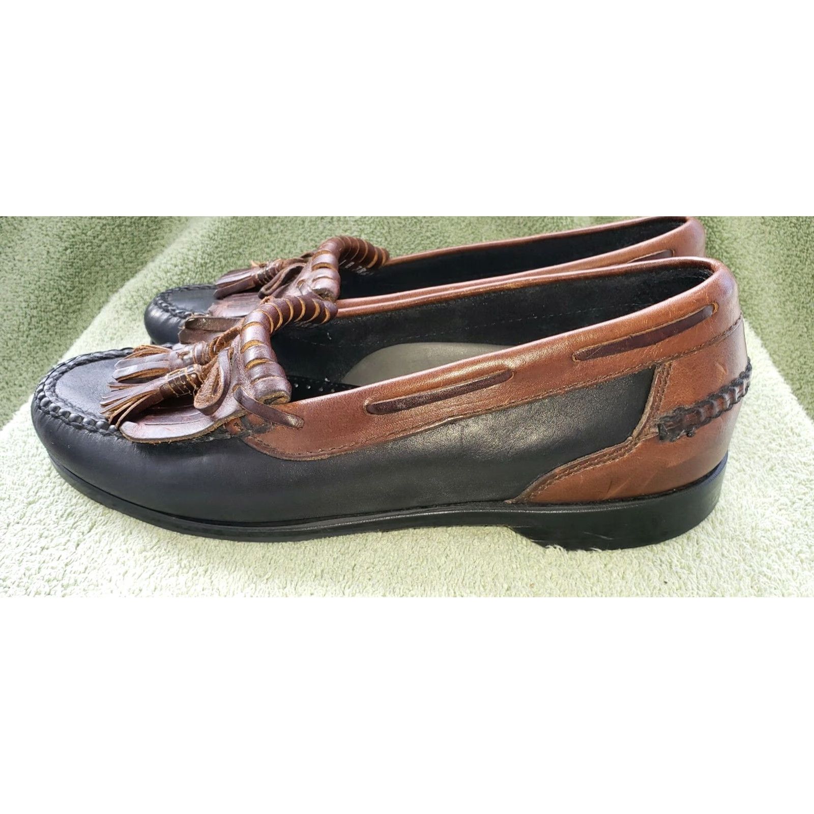 Johnston & Murphy Johnston & Murphy Passport Loafers Men 9D Two Toned Black Brown Tassels Leather Boat Lacing Casual Shoes Size US 9 / EU 42 - 4 Thumbnail