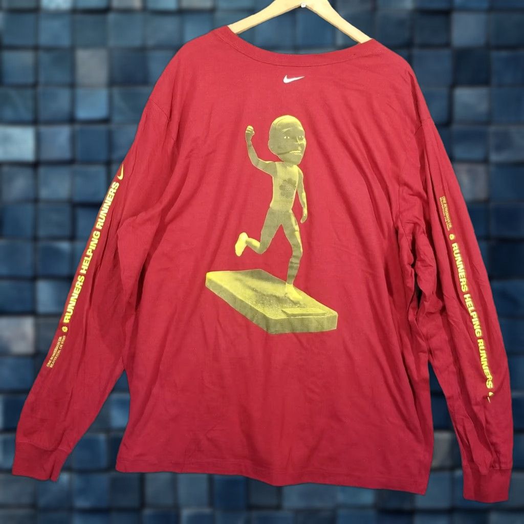 Nike Nike Men's XXL Red Long Sleeve Running T-Shirt Pullover Jogging Athletic 2020s Size US XXL / EU 58 / 5 - 1 Thumbnail