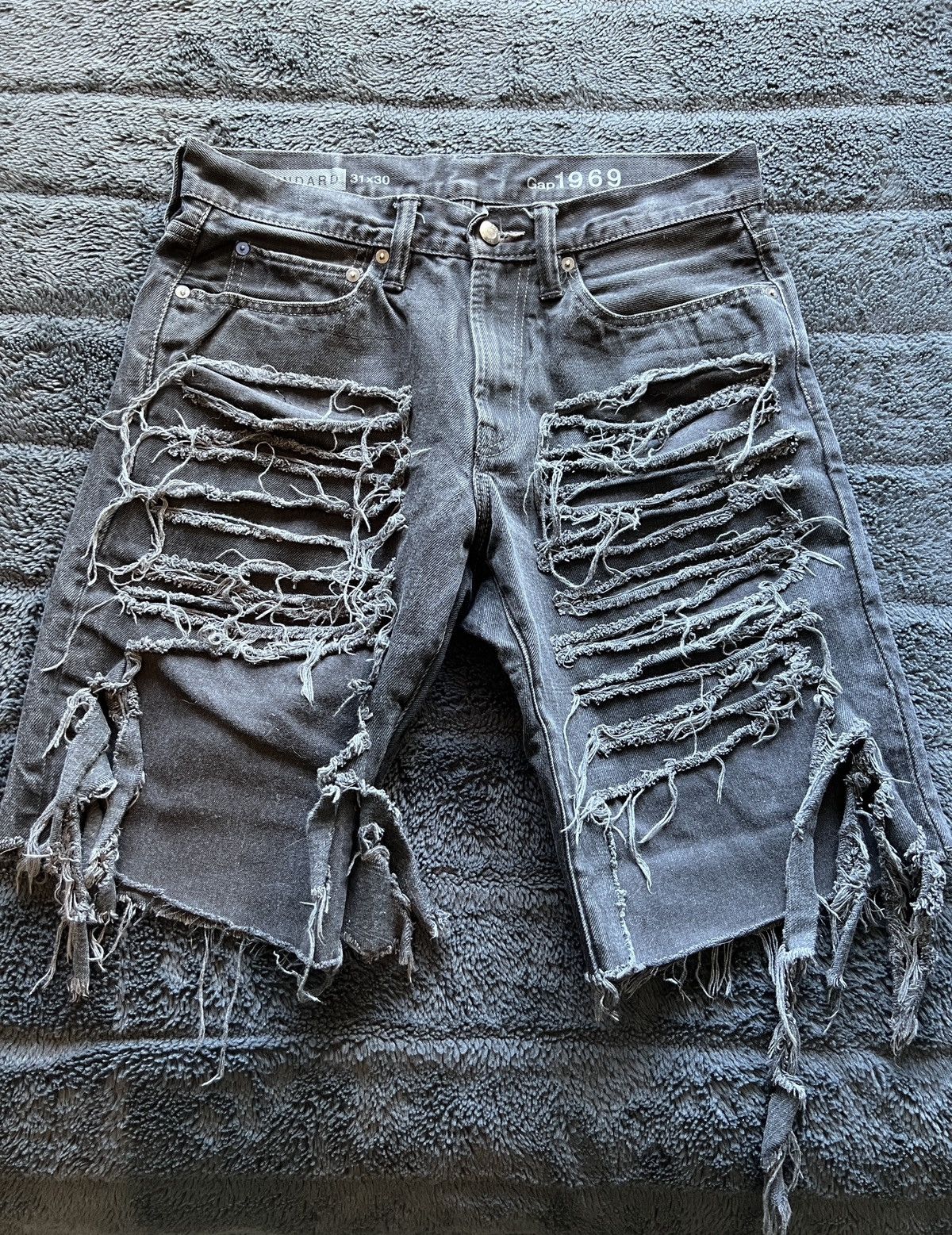Gap Vintage Distressed Custom Denim Shorts Size US 31 - 1 Thumbnail