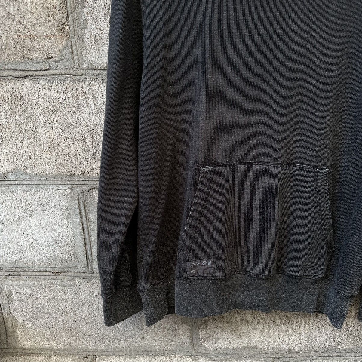 Burton Vintage Japan Archival Hoodie Burton Size L Y2K Grunge LGB Size US L / EU 52-54 / 3 - 3 Thumbnail