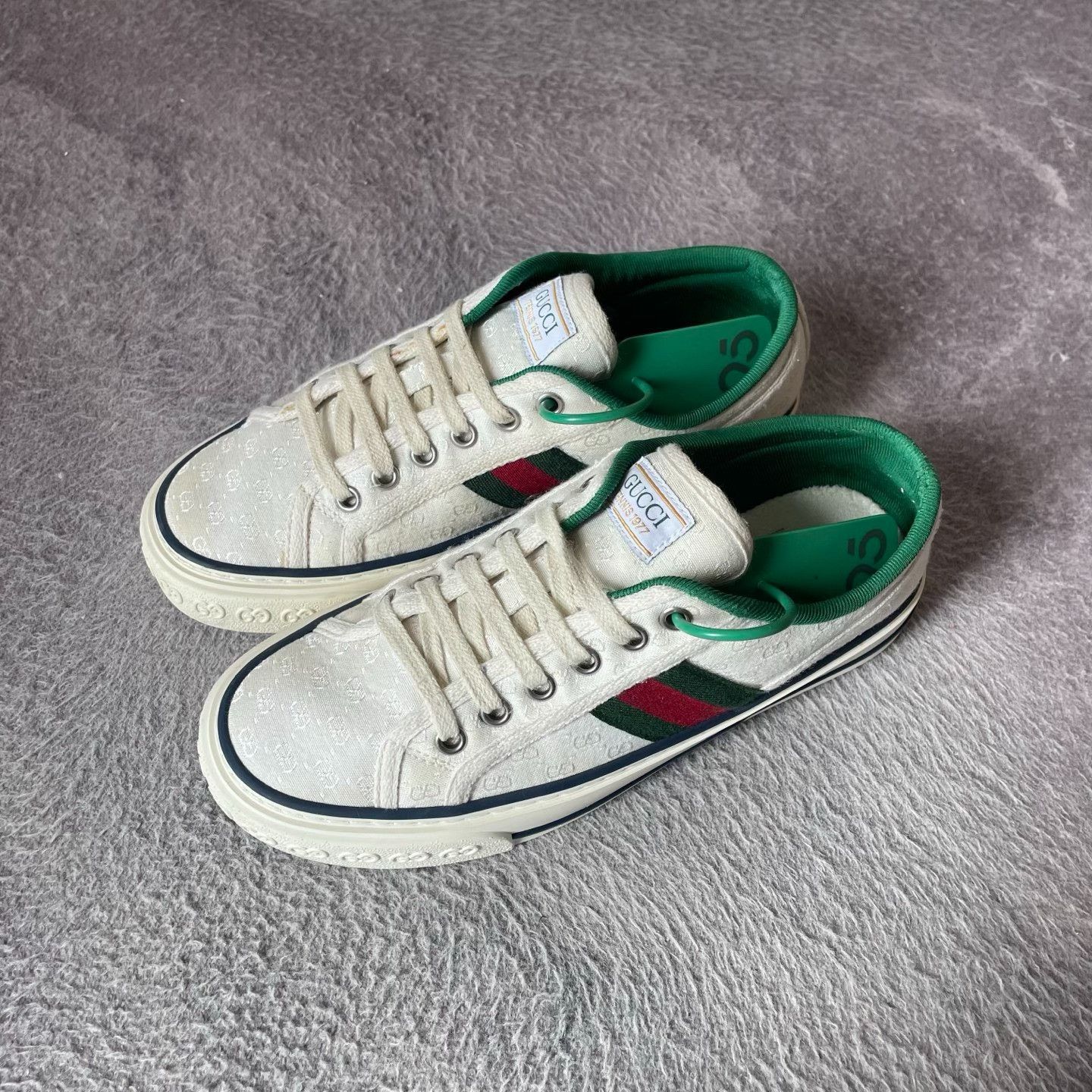 Gucci Gucci White Lowtop Sneakers 36.5 Women Size US 6 / IT 36 - 1 Thumbnail