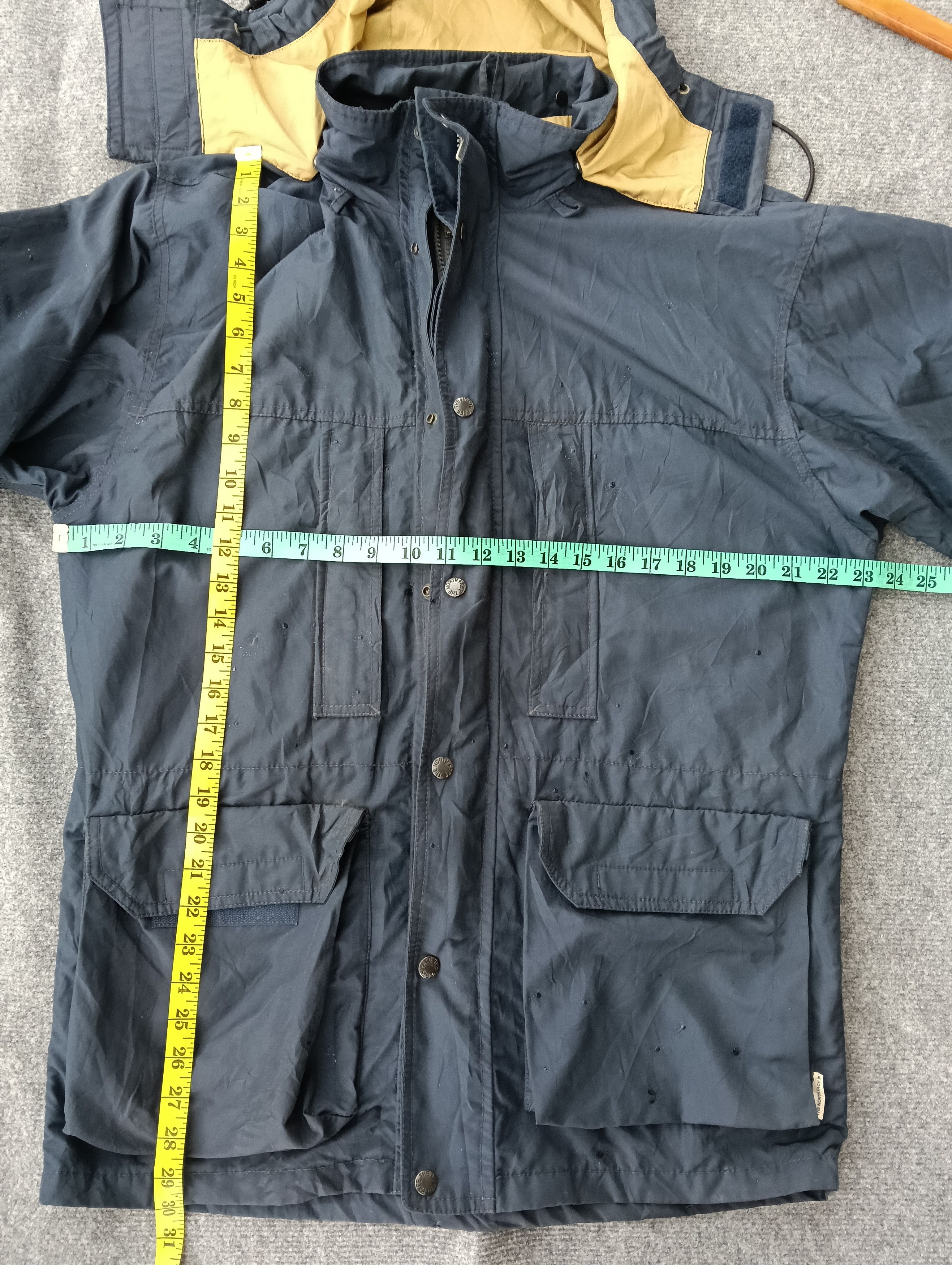 The North Face VINTAGE THE NORTH FACE HOODIE JACKET. Size US M / EU 48-50 / 2 - 9 Thumbnail