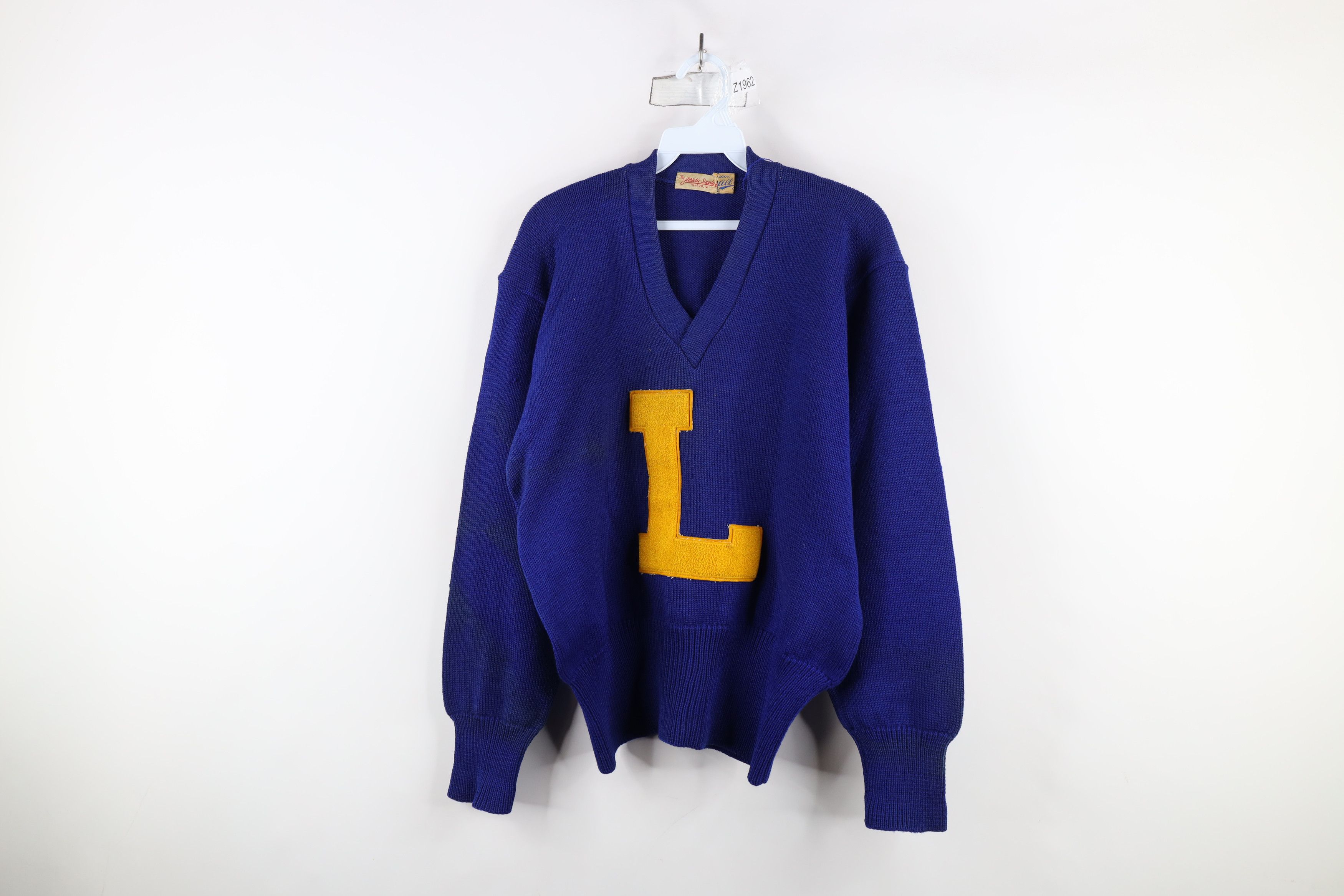 Vintage Vintage 50s 60s Wool Varsity Letterman V-Neck Sweater USA Size US L / EU 52-54 / 3 - 1 Thumbnail