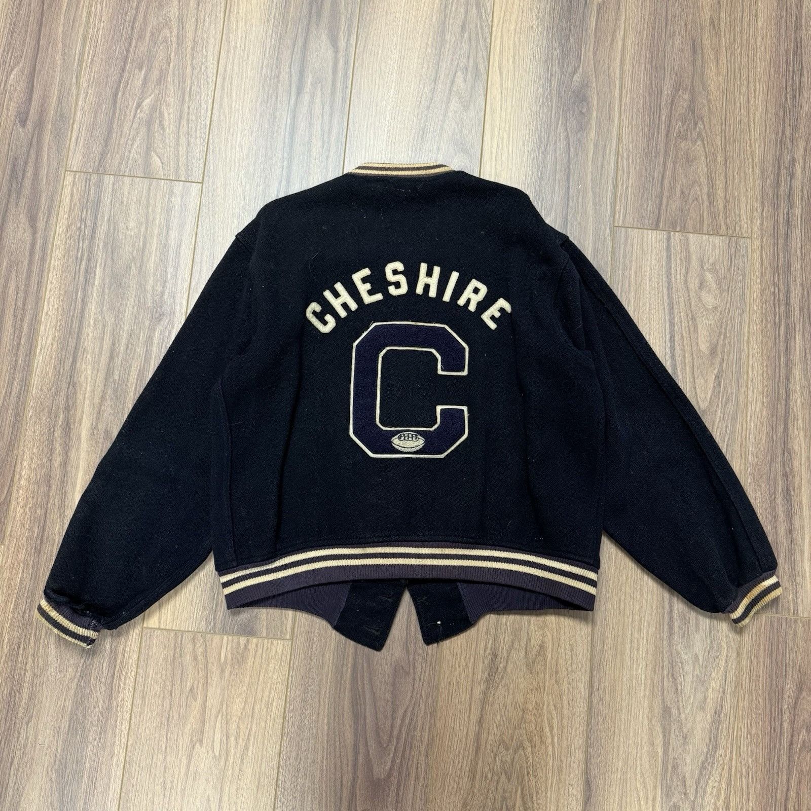 Champion Vintage 50s Champion Running Man Cheshire Football Letterman Size US M / EU 48-50 / 2 - 1 Thumbnail