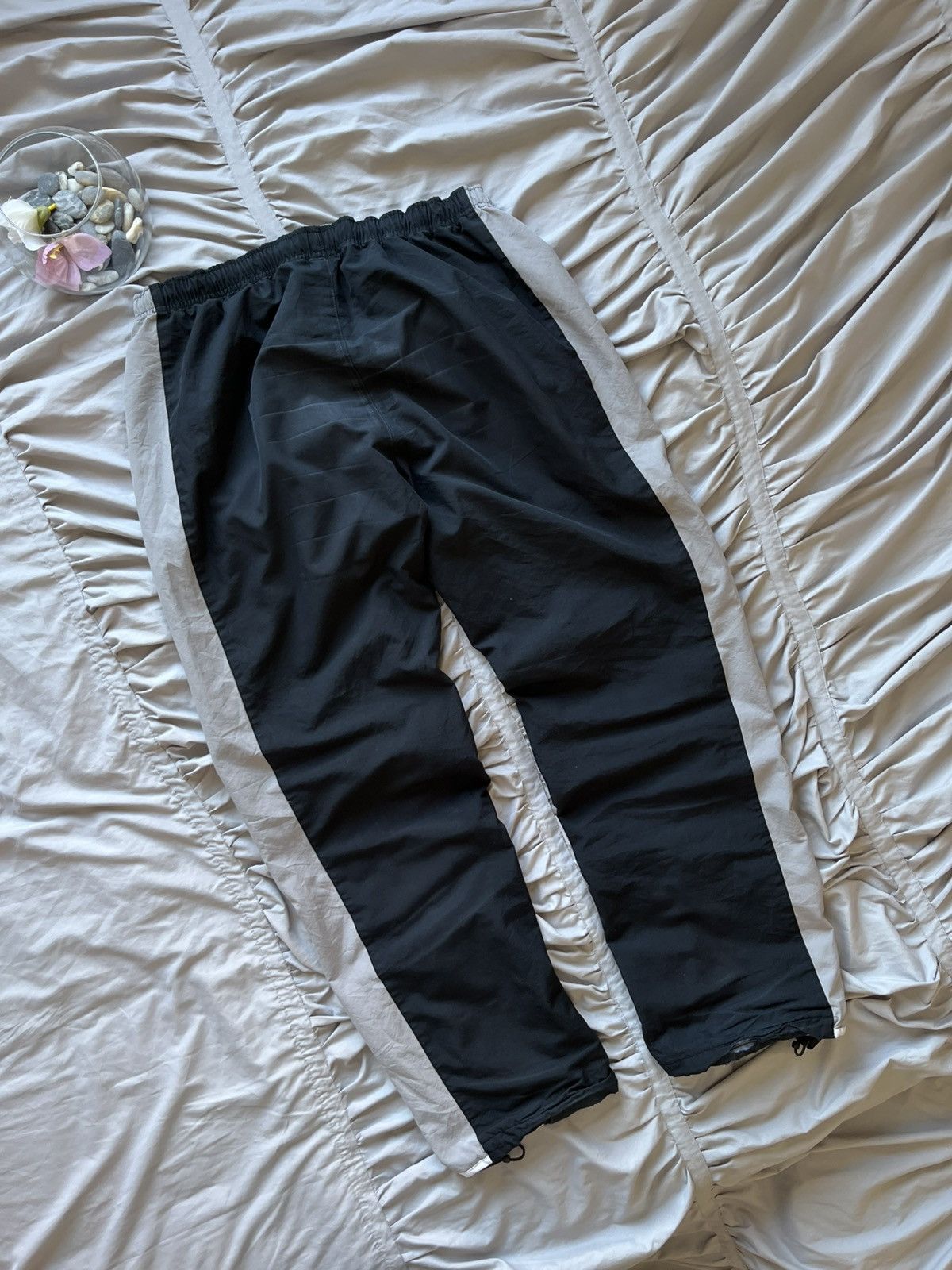 Nike Vintage Nike Swoosh Track Pants Baggy Nylon Streetwear Size US 36 / EU 52 - 9 Thumbnail