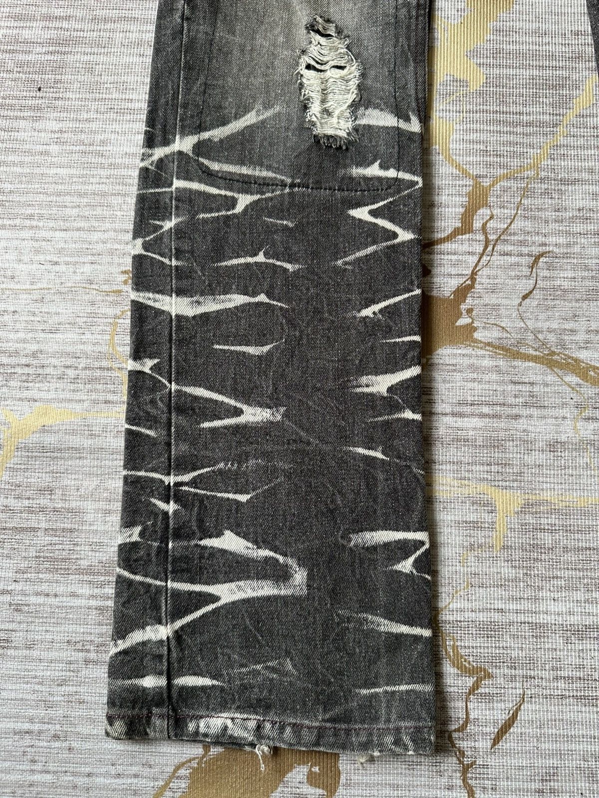 Tornado Mart LOWBOX Claw Marks Distressed Design Denim Size US 33 - 6 Thumbnail