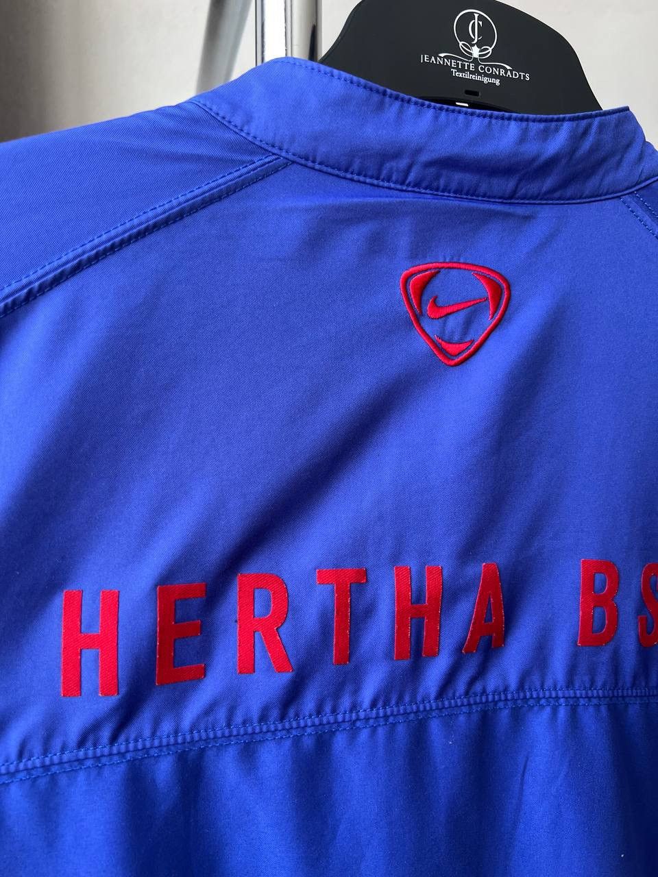 Nike 2007/08 HERTHA BSC BERLIN NIKE TRAINING VINTAGE SOCCERJACKET Size US L / EU 52-54 / 3 - 18 Thumbnail