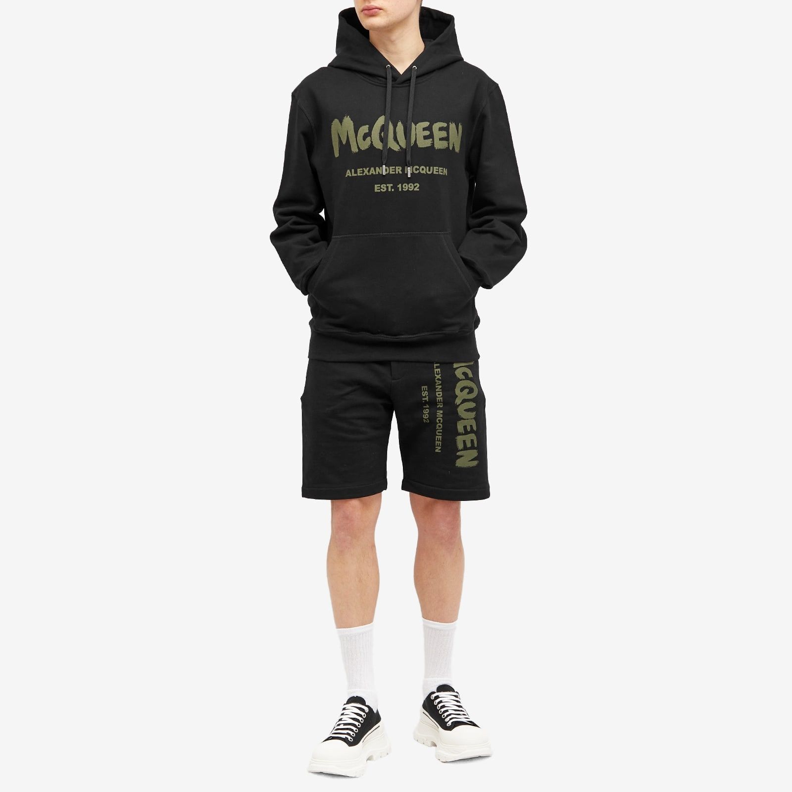 Alexander McQueen o1w1db10725 McQueen Graffiti Hooded Sweatshirt Black Size US XXL / EU 58 / 5 - 2 Thumbnail