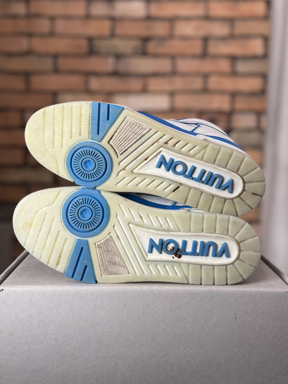 Louis Vuitton SS19 AZUR BLUE TRAINER LOW WHITE SNEAKERS LOGO MONOGRAM Size US 10 / EU 43 - 5 Thumbnail