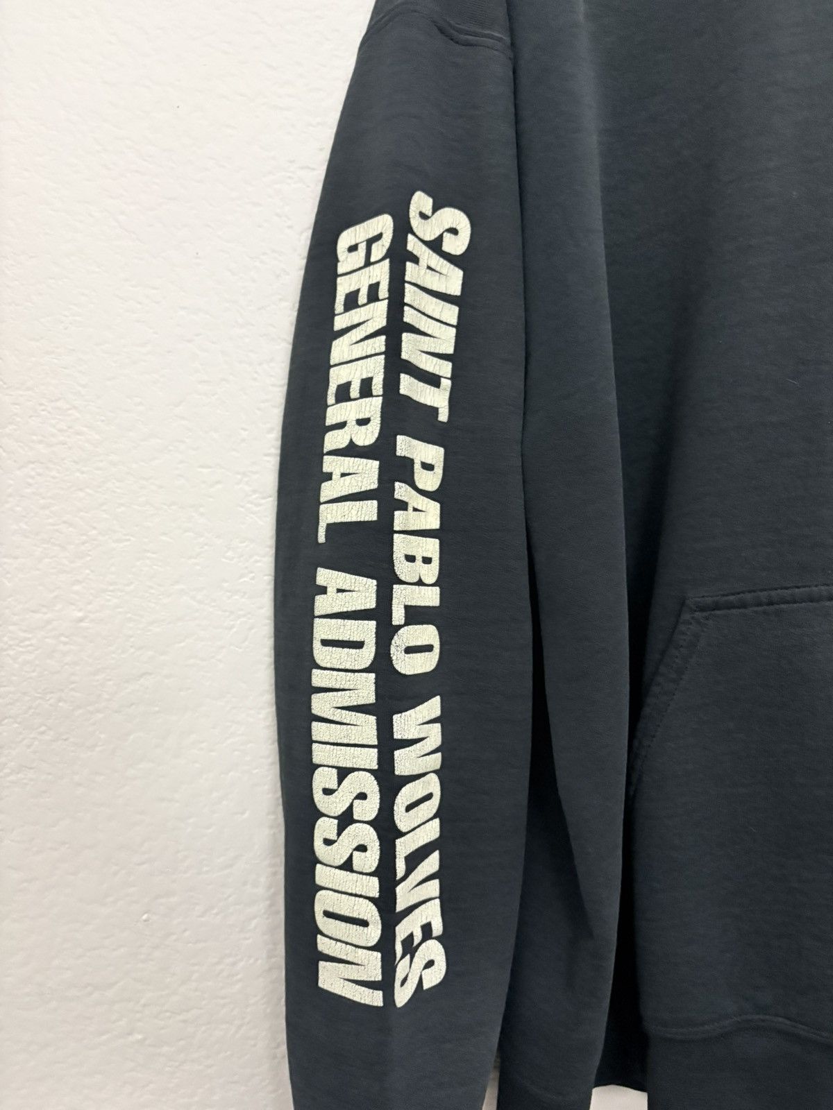 Kanye West Kanye West Saint Pablo Wolves 2016 Vintage Faded Hoodie Size US XL / EU 56 / 4 - 2 Thumbnail