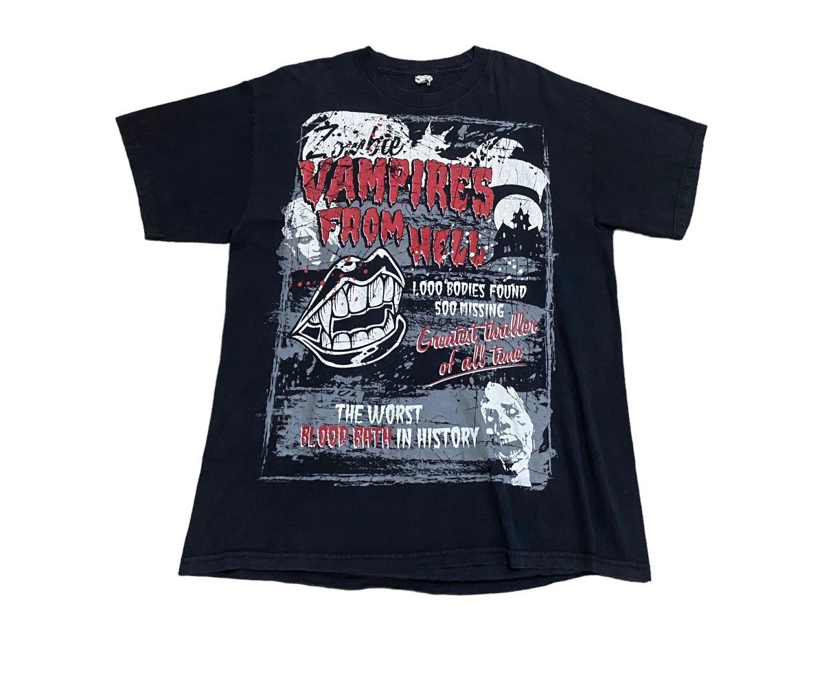 Vintage Rare Design Vintage Movie Horror Vampires T-shirt 2000s Size US XL / EU 56 / 4 - 1 Thumbnail