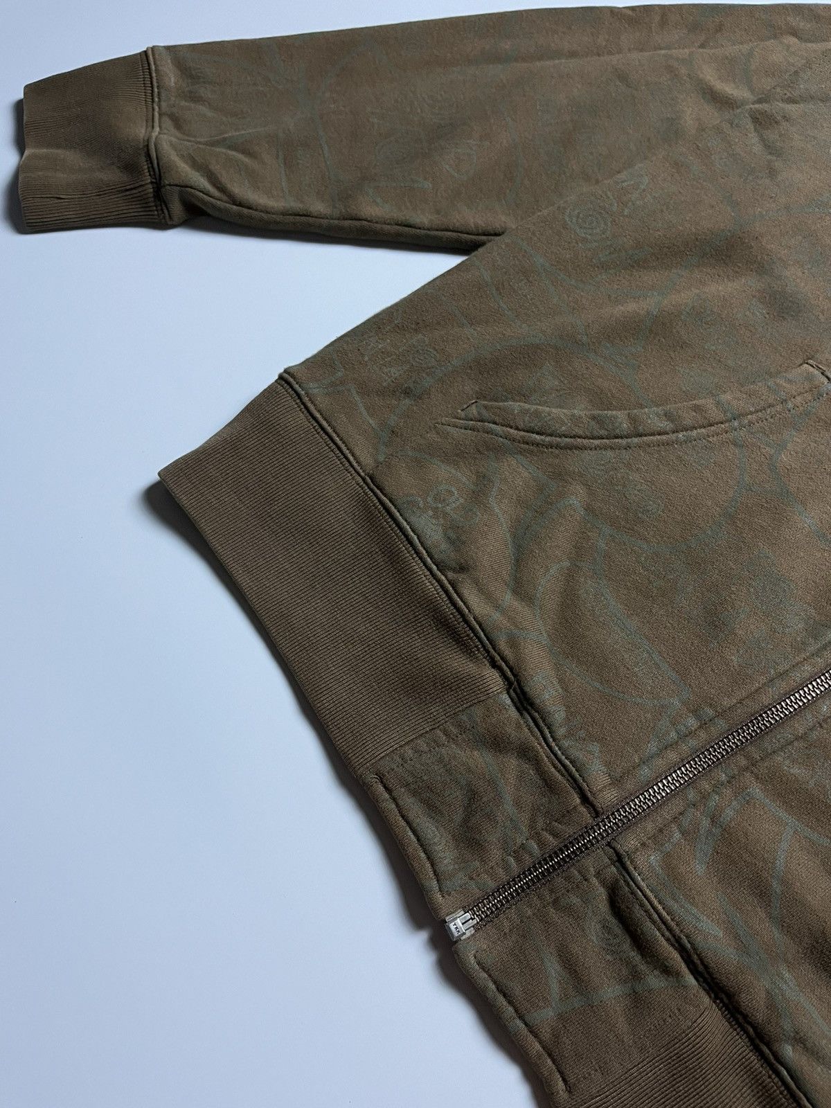 Stussy Stüssy All-Over Graffiti-Print Full-Zip Hoodie Brown – 2000s Size US XL / EU 56 / 4 - 8 Thumbnail