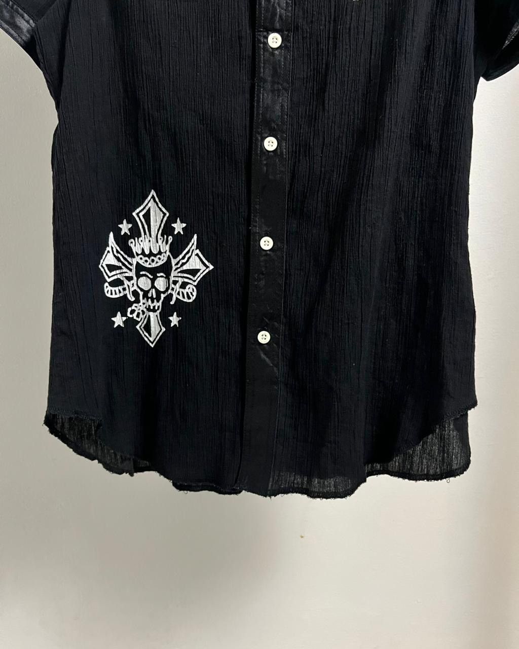 Seditionaries 2000s Algonquins Skull-Cross Vampire Pleated Shirt Size US M / EU 48-50 / 2 - 9 Thumbnail