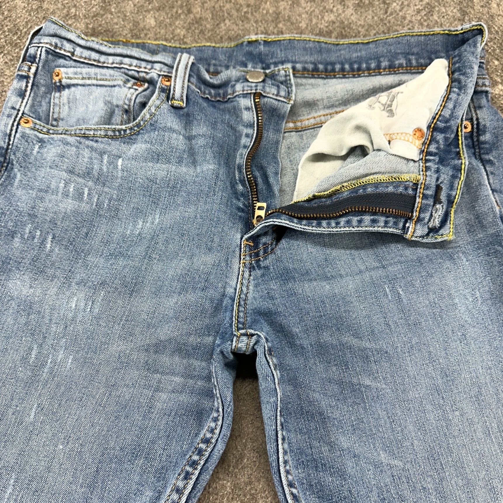Levi's Levi's 511 Jeans Mens 33x32 Blue Slim Straight Jeans Stretch Denim Medium Wash 5-Pocket Mens Size US 33 - 2 Thumbnail