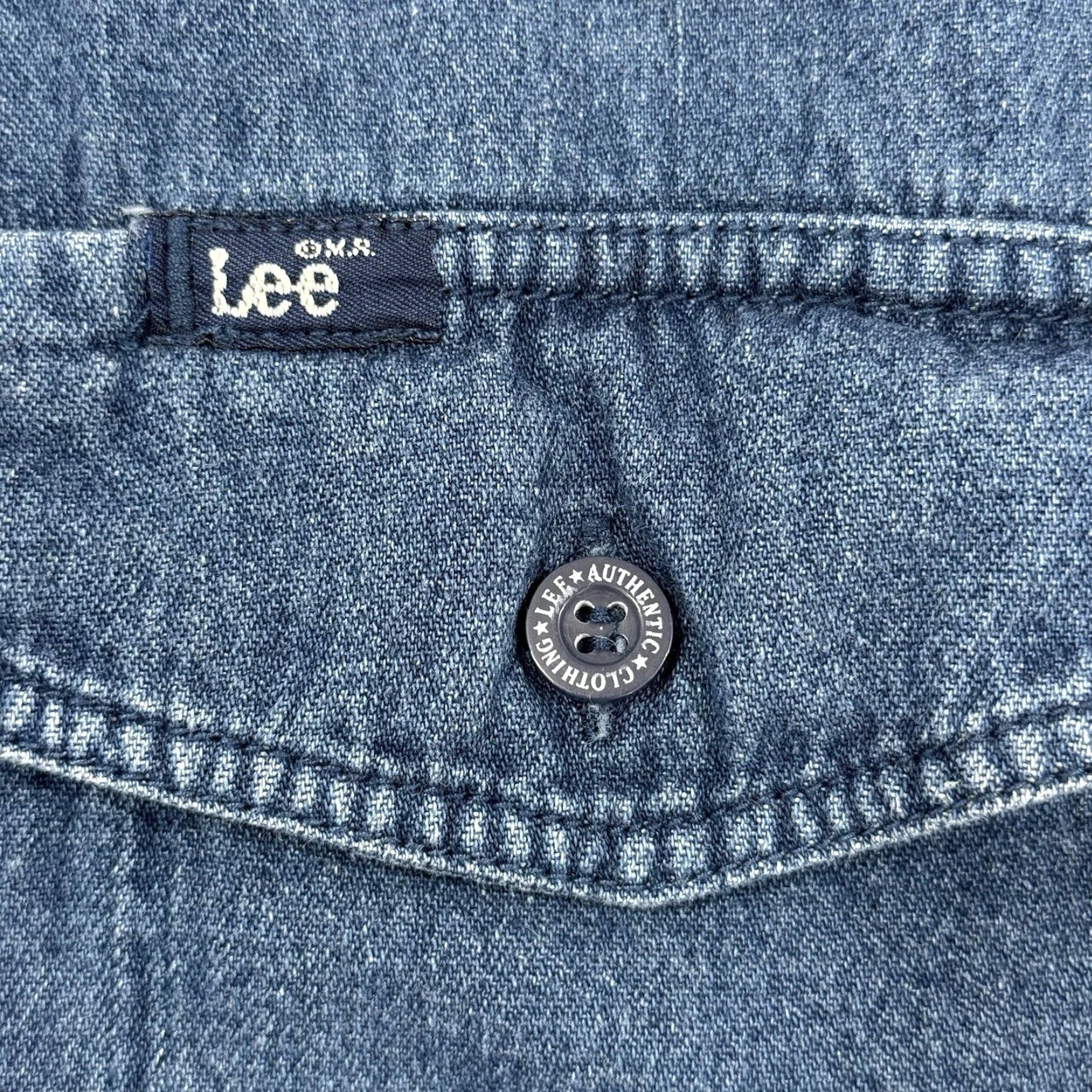 Lee VINTAGE Lee Denim Shirt Men’s M Oversized Blue Long Sleeve Button-Up Collared Pocketed Western Classic Retro Knit? Size US M / EU 48-50 / 2 - 3 Thumbnail