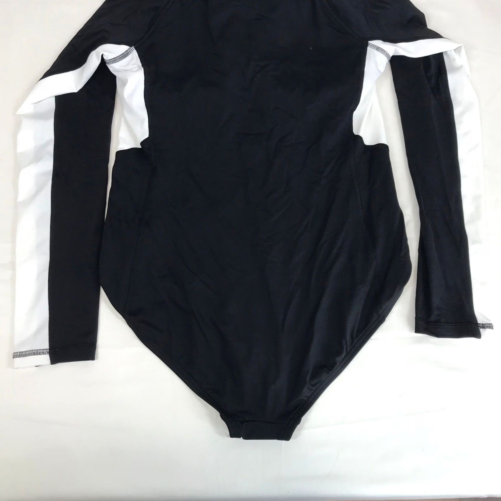 Lands' End Lands End Womens Rash Guard One Piece Colorblock Long Sleeve Size 10 Tall Black White UV Protection Zip Front Athletic Swimsuit Size L / US 10 / IT 46 - 6 Thumbnail