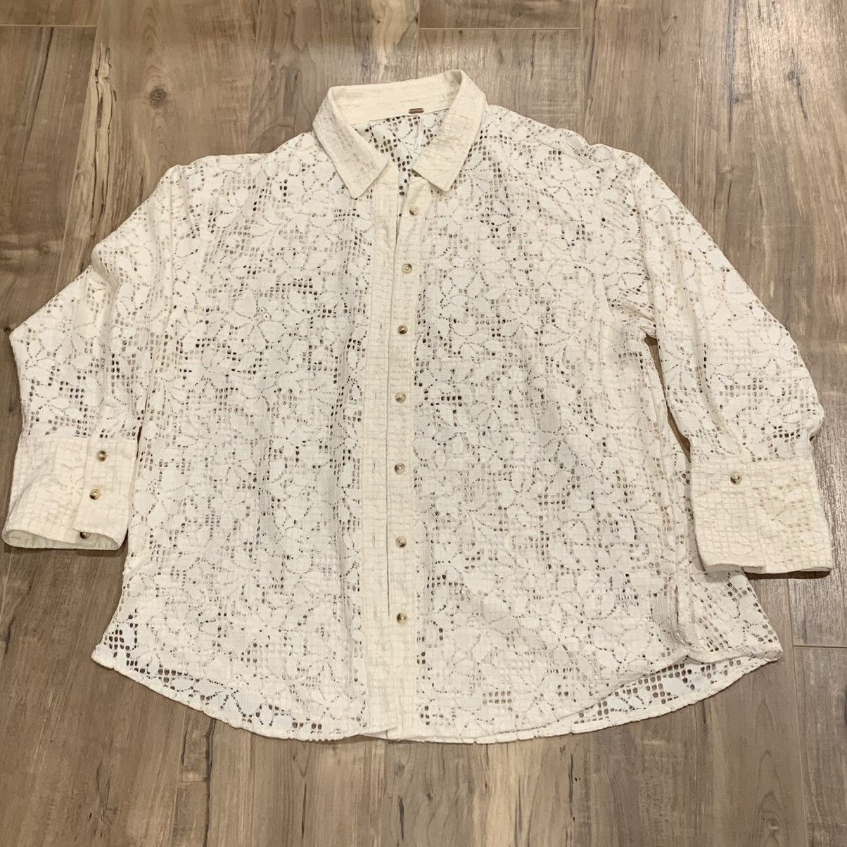 Free People Free People Ivory Crochet Lace Button Down M Sheer Boho Size M / US 6-8 / IT 42-44 - 1 Thumbnail