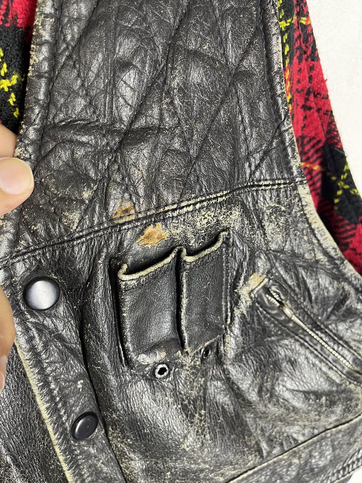 Japanese Brand VINTAGE OSAKA ISHII LEATHER VEST DISTRESSED Size US M / EU 48-50 / 2 - 4 Thumbnail