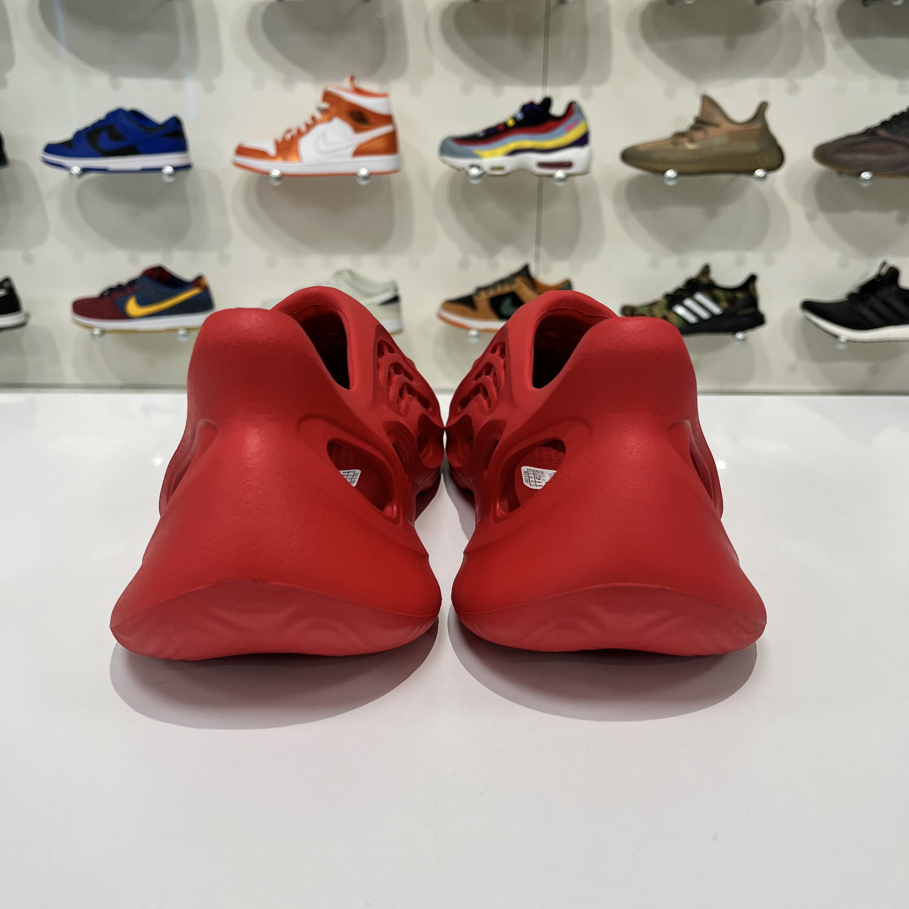 Adidas Adidas Yeezy Foam RNNR MX Vermillion Size US 9 / EU 42 - 5 Thumbnail