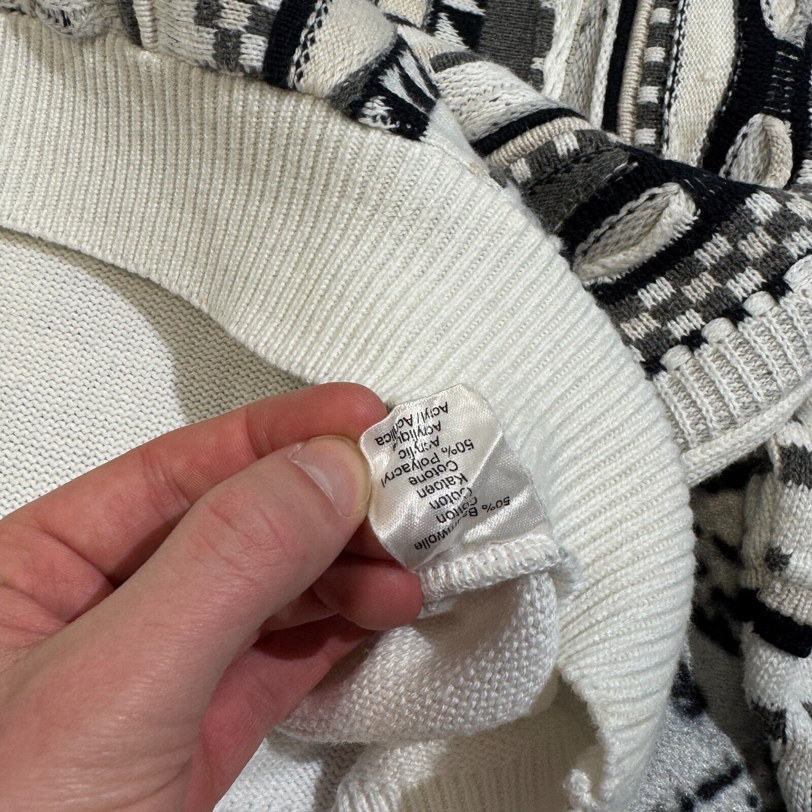 Vintage Vintage Unisex White Gray Black Cotton Sweater Size L 3D Size US L / EU 52-54 / 3 - 10 Thumbnail