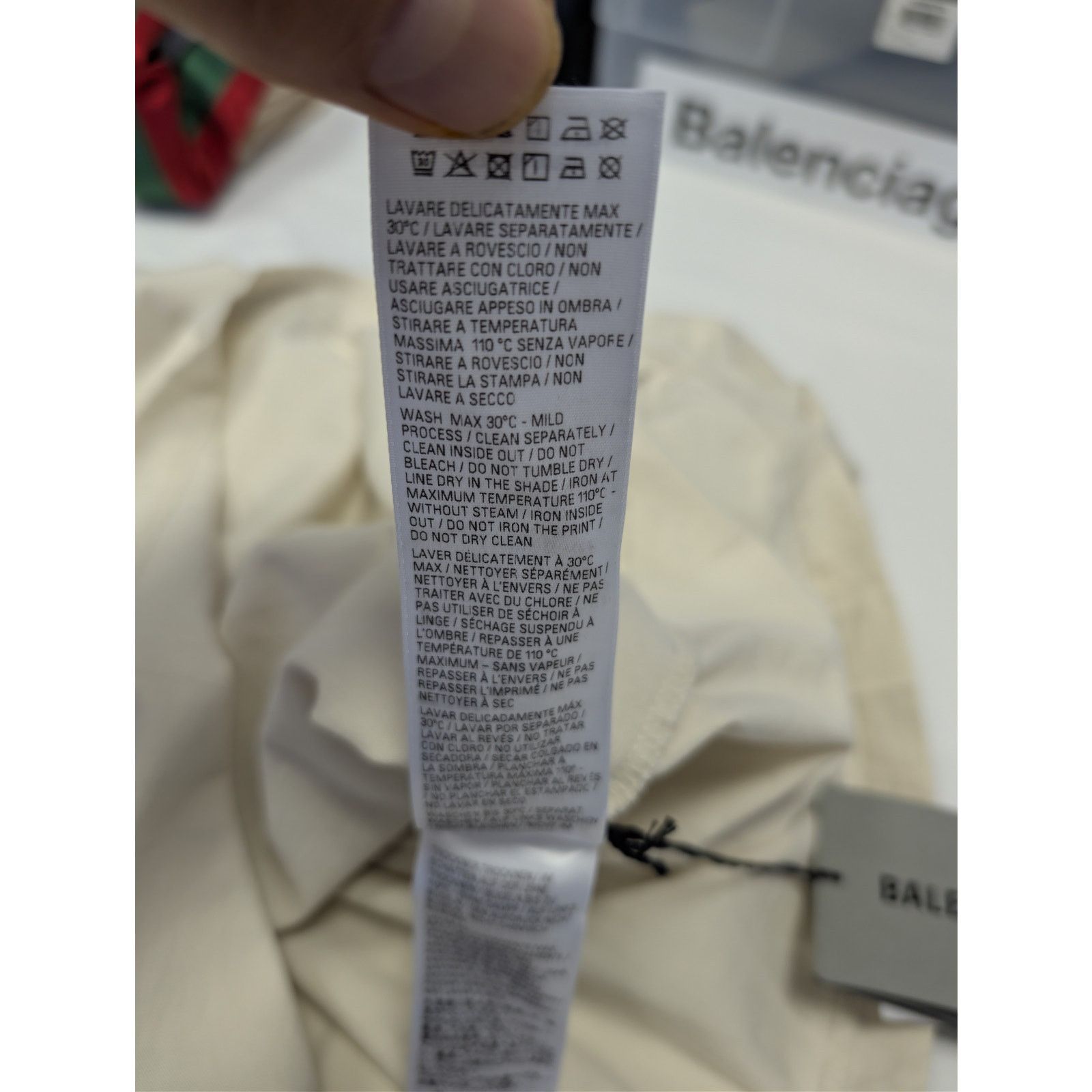 Balenciaga o1rshd1 BB Stencil Vintage Oversized Jersey T-Shirt in Ecru Size US M / EU 48-50 / 2 - 18 Thumbnail