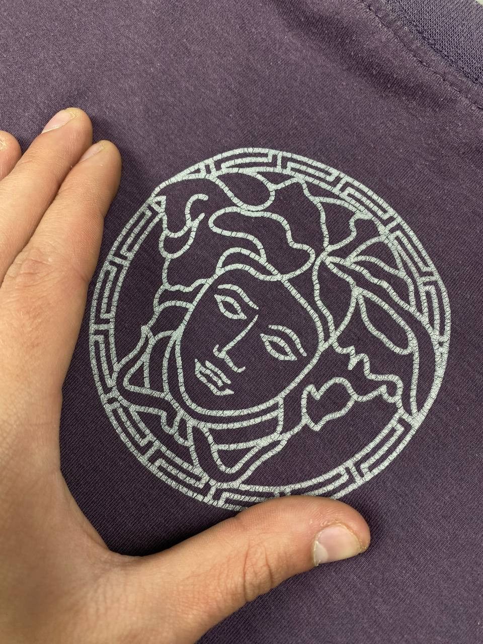 Versace Vintage Versace Home 90s Medusa T-Shirt Men Size XL Purple Size US XL / EU 56 / 4 - 10 Thumbnail