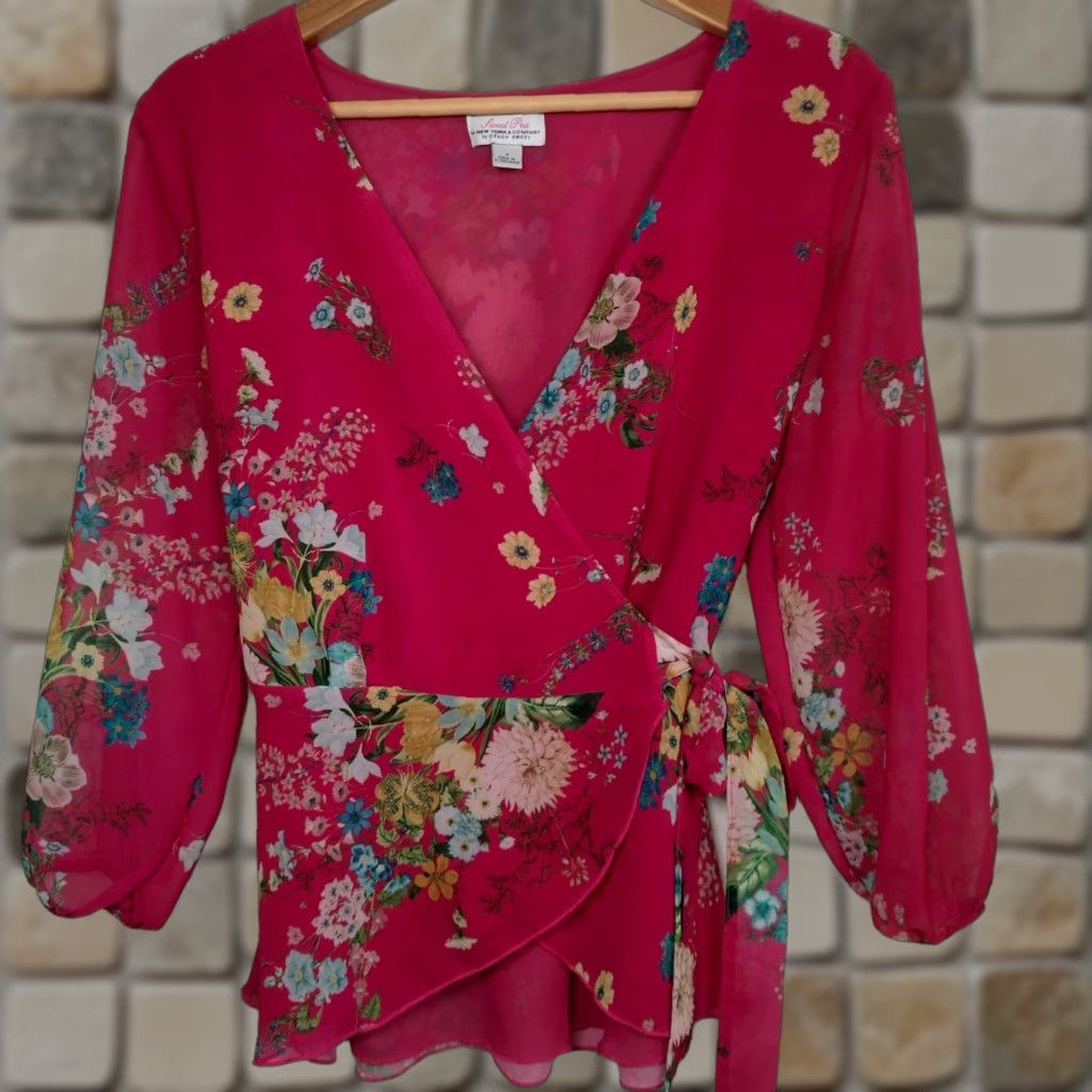 Vintage New York & Co Wrap Blouse Pink Floral Semi Sheer Tie Long Sleeve Small Women V-Neck Chiffon Polyester Womens Size S / US 4 / IT 40 - 1 Thumbnail