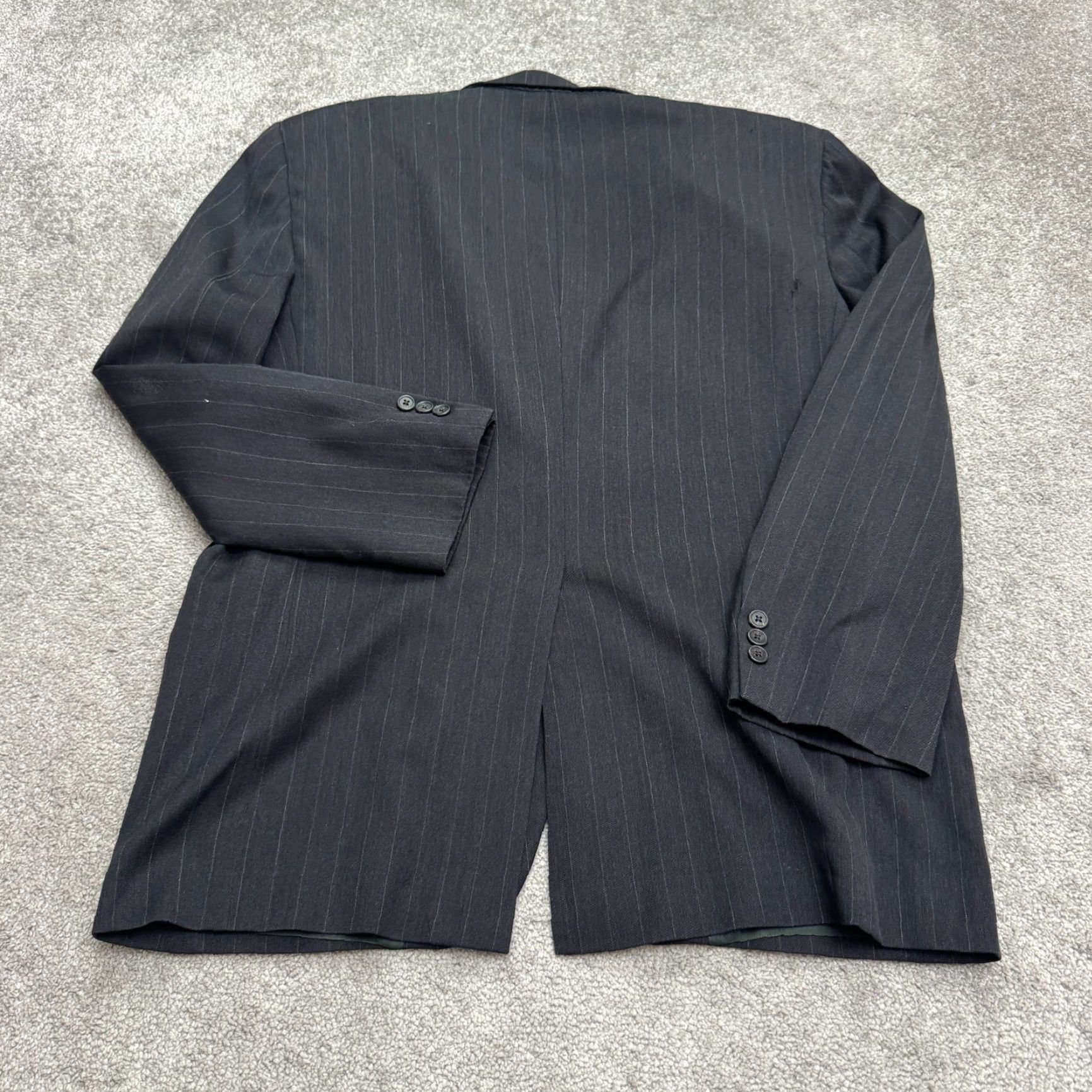 Vintage Botany 500 Couture Wool Blend Suit Blazer Jacket Mens 41R Gray Striped Classic Blazer Wool Blend Botany 500 Mens 41R Gray Striped Classic Size 42R - 2 Thumbnail