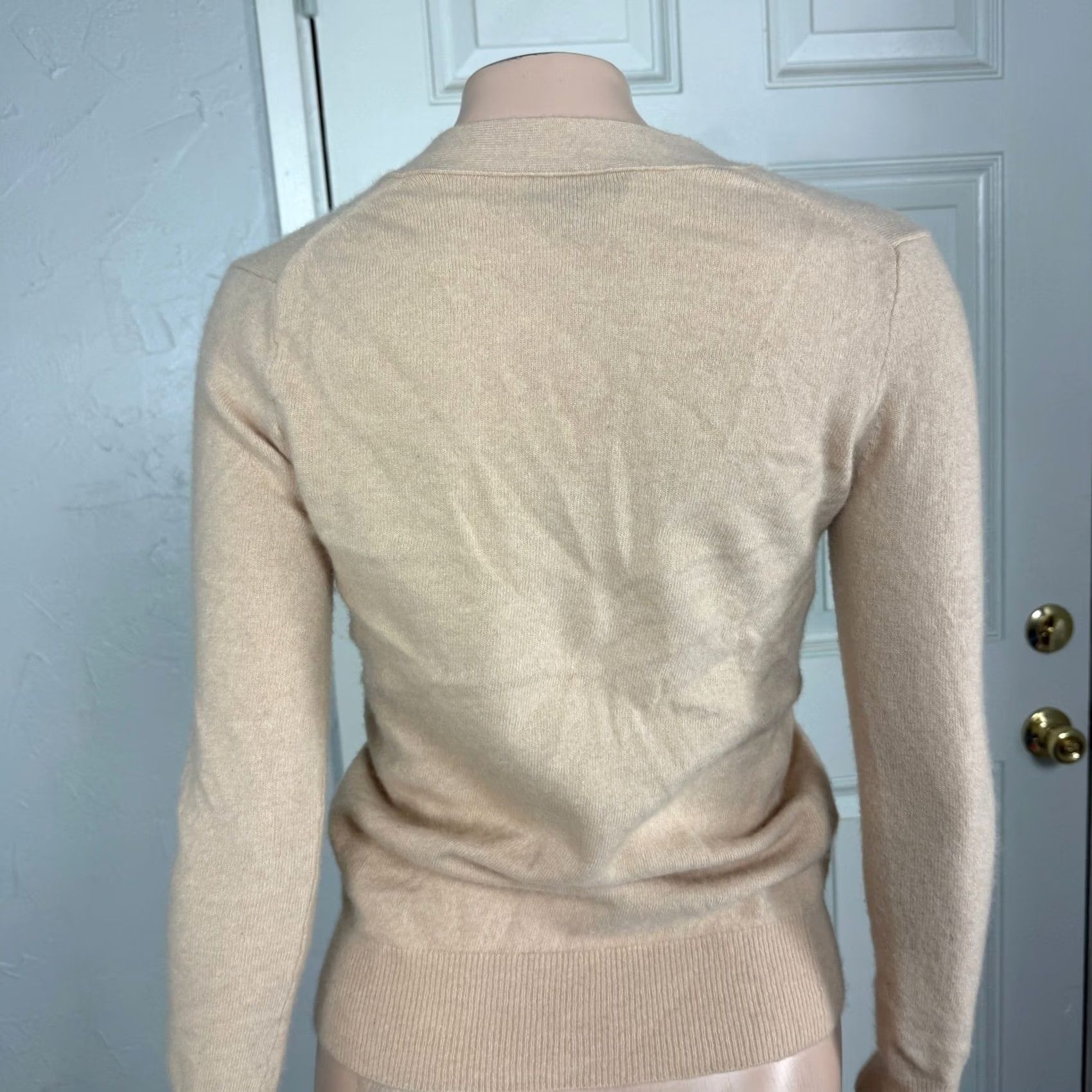 J.Crew J. Crew Cardigan Sweater XXS 100% Cashmere V-Neck L/S Beige Womens Knits Classic Stretch - Dry Clean Only Size XXS / US 00 / IT 34 - 3 Thumbnail