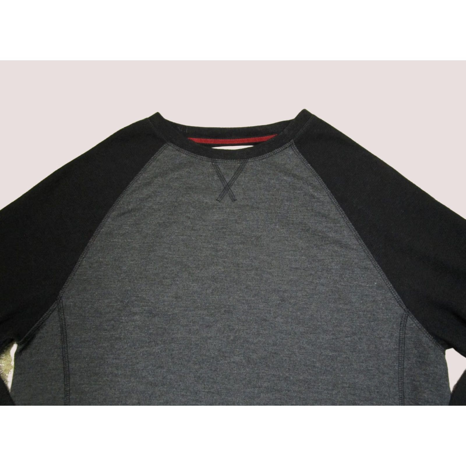 Tommy Bahama Tommy Bahama Sweater Pullover Mens Large Gray Raglan Long Sleeve Crewneck Size US L / EU 52-54 / 3 - 1 Thumbnail