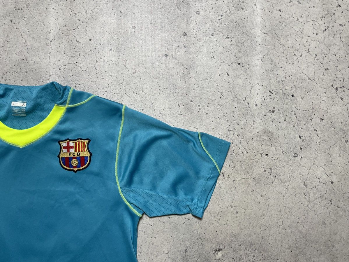Nike Vintage Nike FC Barcelona Training Football Shirt Blokecore Size US S / EU 44-46 / 1 - 3 Thumbnail