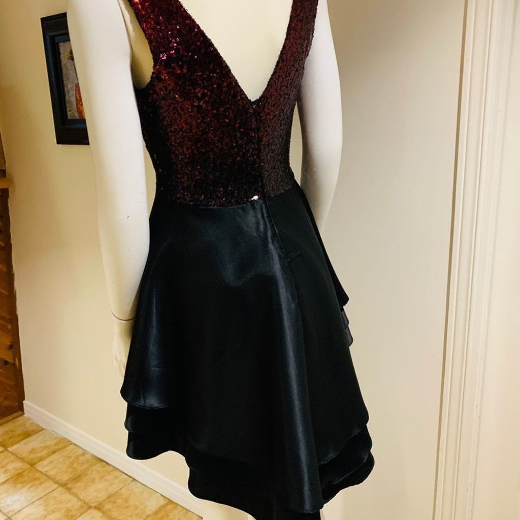 Other Brand New Black dress w Sequinned Red Top Size M Size M / US 6-8 / IT 42-44 - 7 Thumbnail