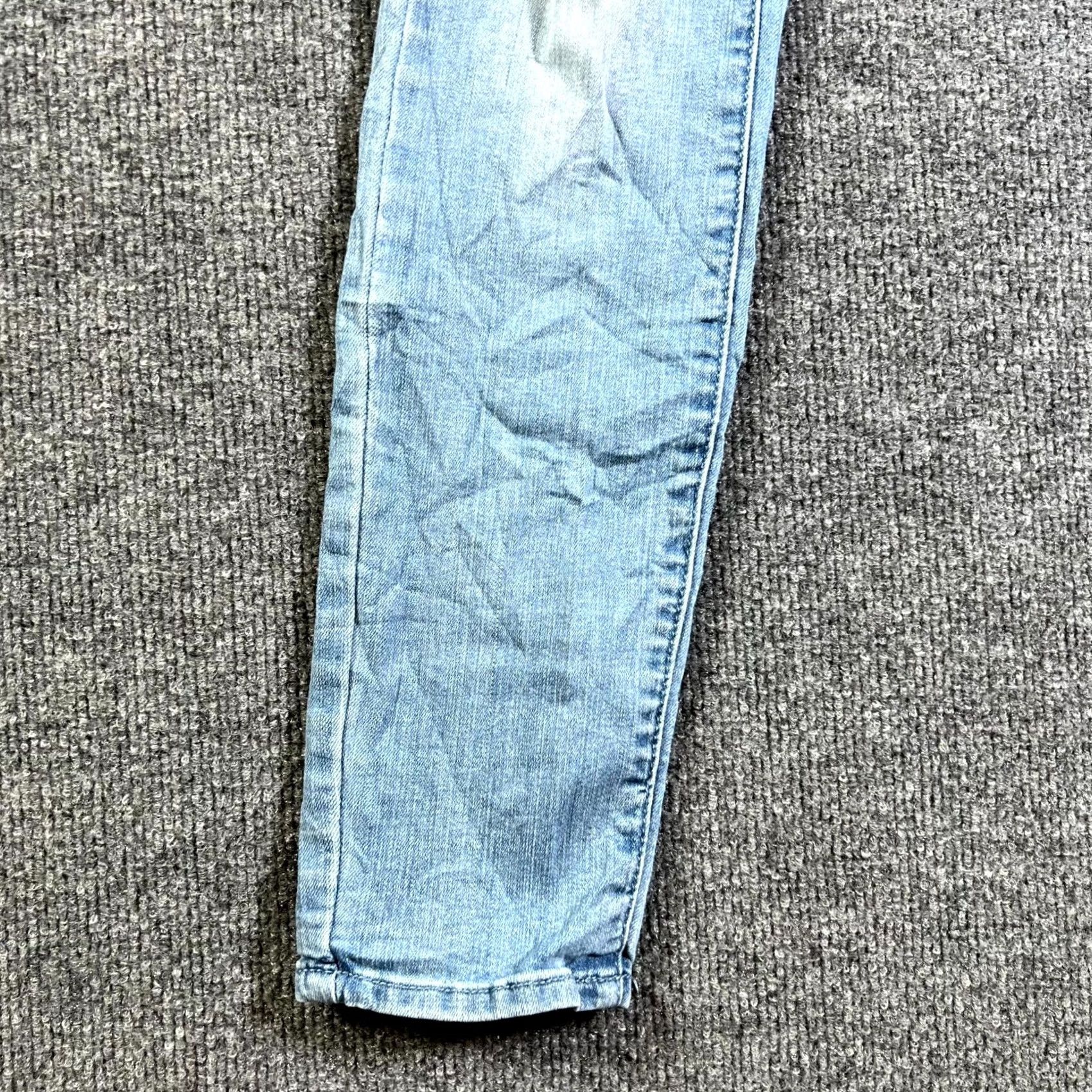 Vintage !It Tiffany Jeans Women's 4 Blue Light Wash Ankle Distressed 5-Pocket Regular 90s Retro Modern Classic Denim Shoe? Size 27" / US 4 / IT 40 - 6 Thumbnail