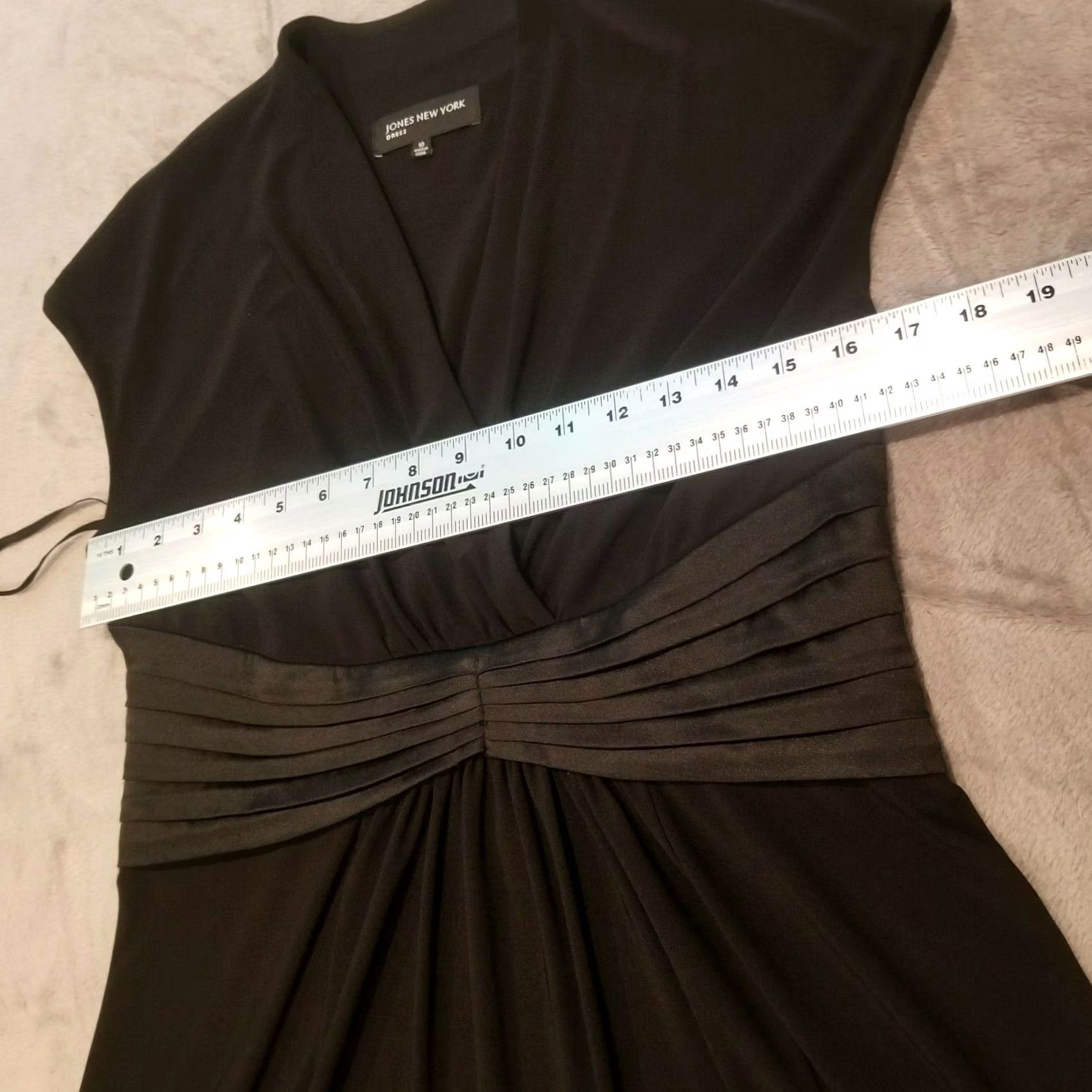 Jones New York Jones New York Black Cap Sleeve Faux Wrap Pleated Cocktail Dress Stretch Size 10 Size L / US 10 / IT 46 - 5 Thumbnail