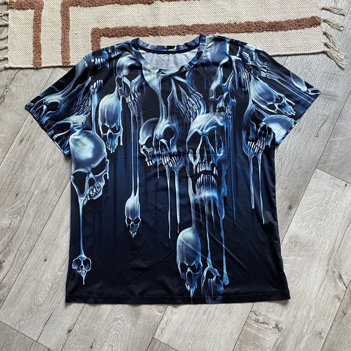 Vintage SKULLS Y2K LIKE LIQUID BLUE FULL PRINT T SHIRT Size US L / EU 52-54 / 3 - 1 Thumbnail