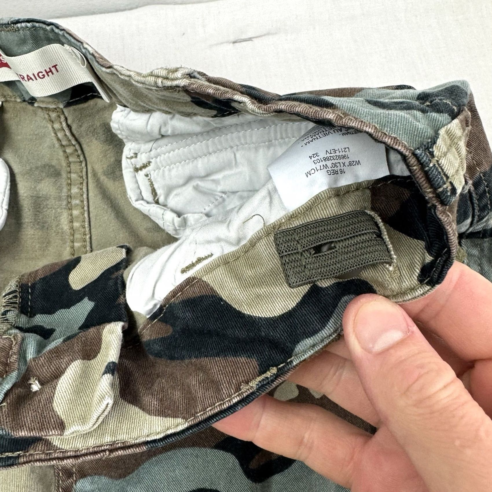 Levi's Levi's Camo Cargo Pants Womens 28x39 Pants Camouflage Pockets Straight Leg Vintage No Size 28" / US 6 / IT 42 - 7 Thumbnail