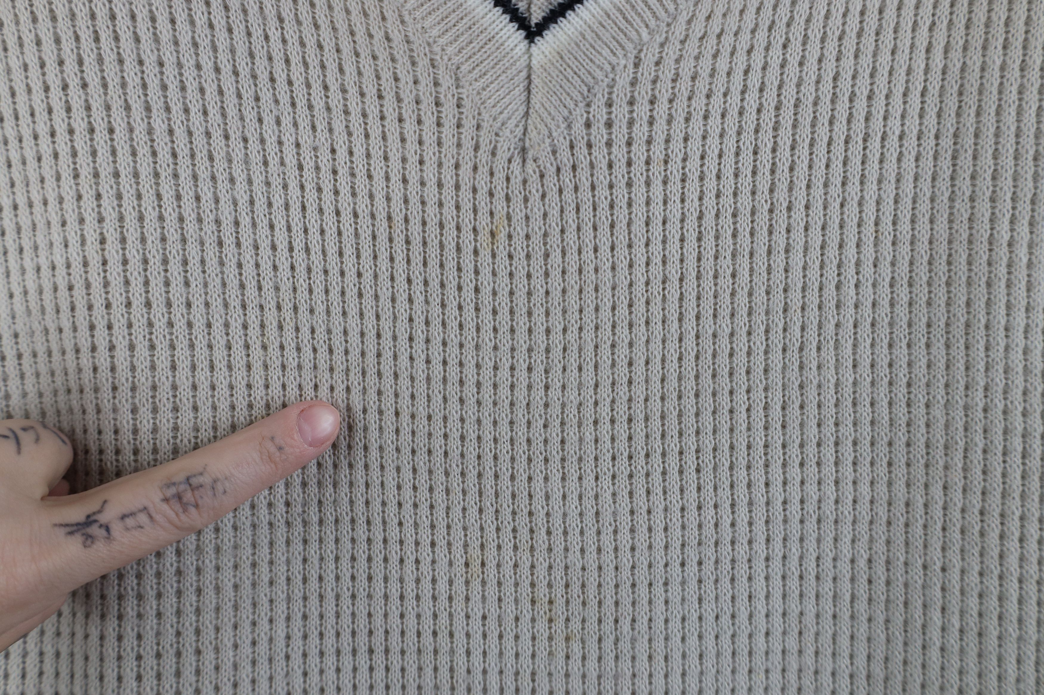 Vintage Vintage 90s Streetwear Ribbed Knit Sweater Vest Beige Size US L / EU 52-54 / 3 - 4 Thumbnail